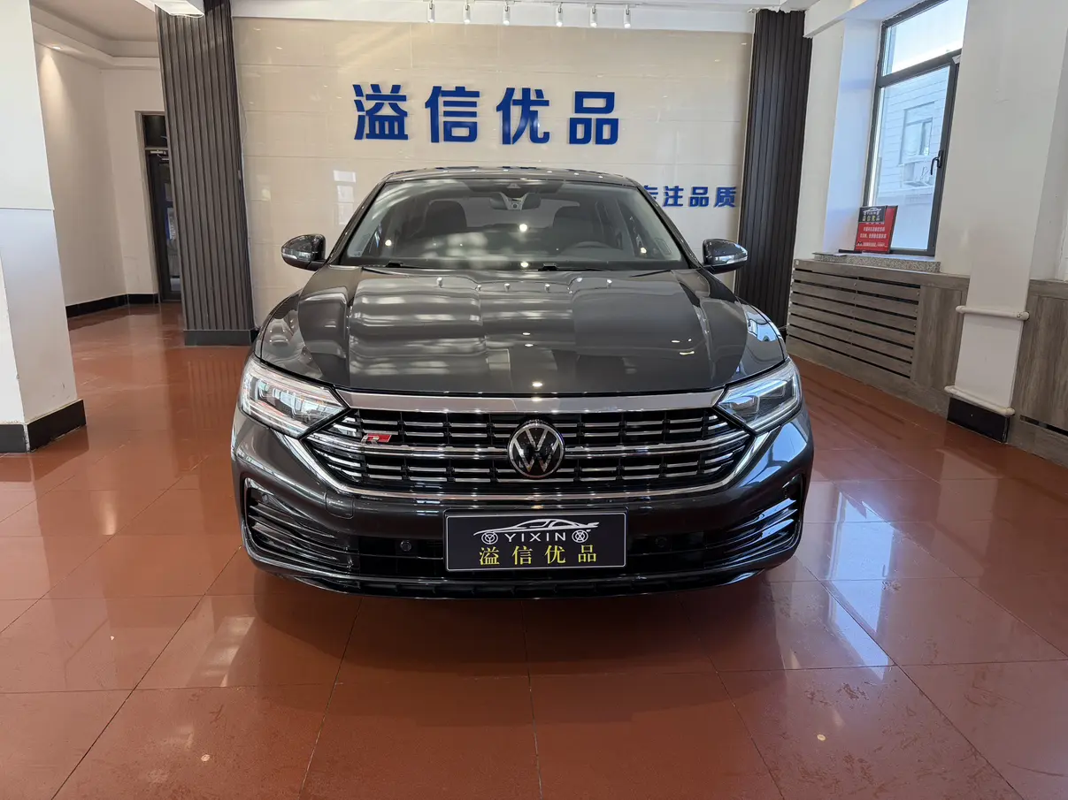 Volkswagen Sagitar  из Китая