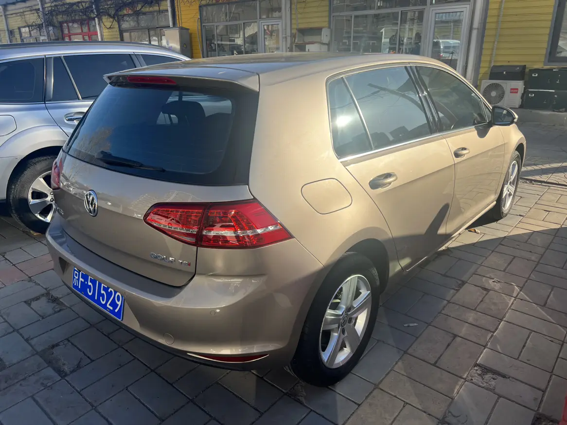 Volkswagen Golf  из Китая