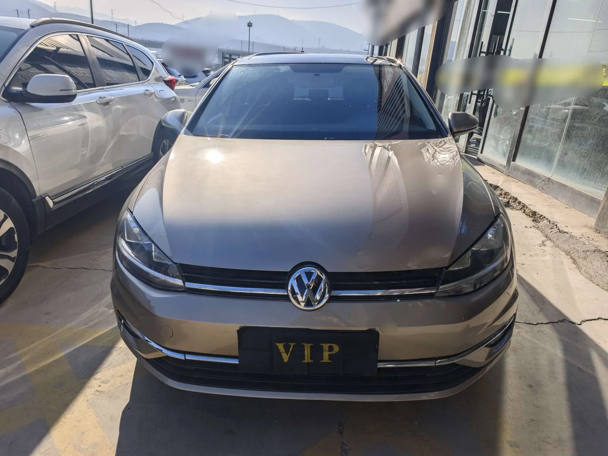 Volkswagen Golf  из Китая