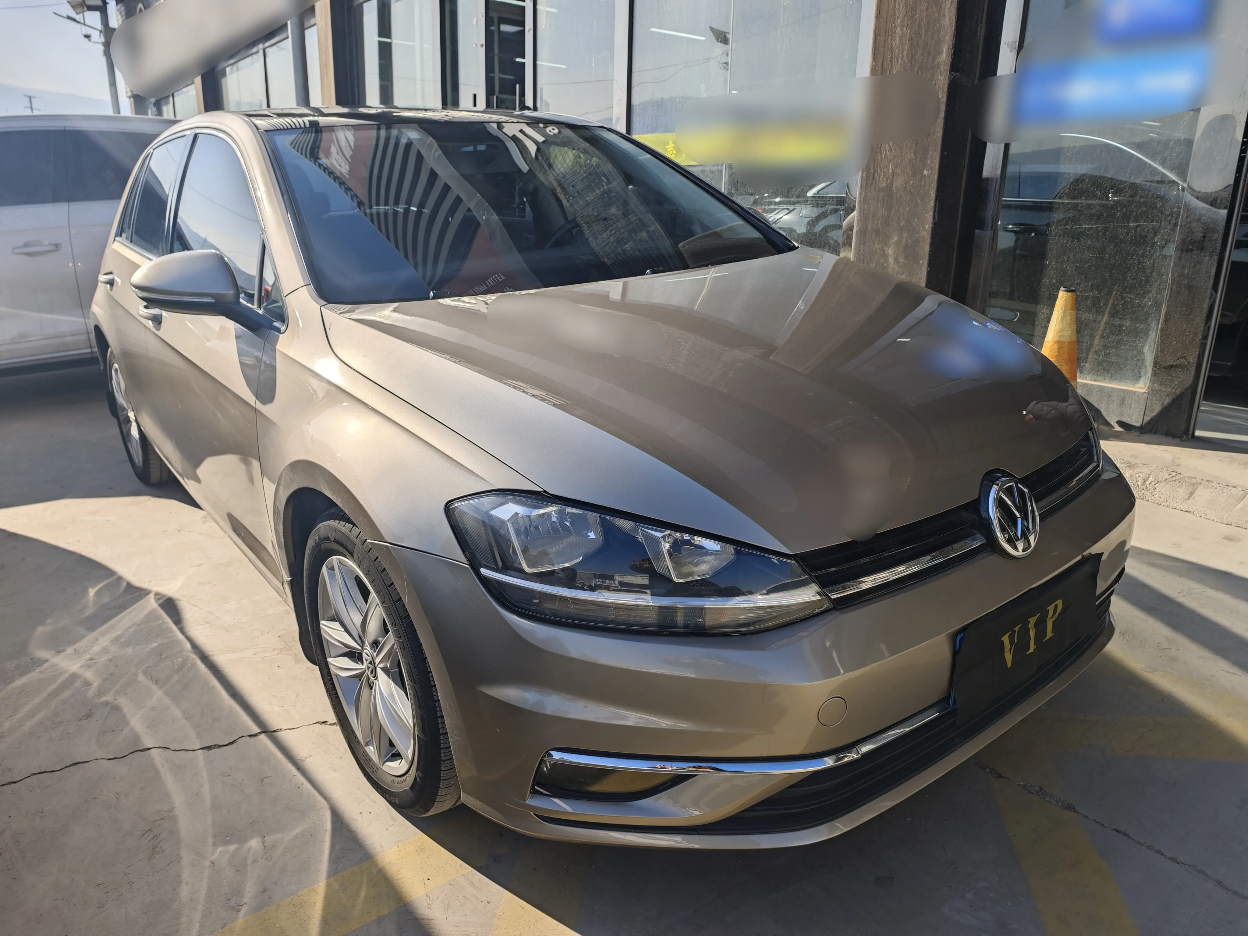 Volkswagen Golf  из Китая