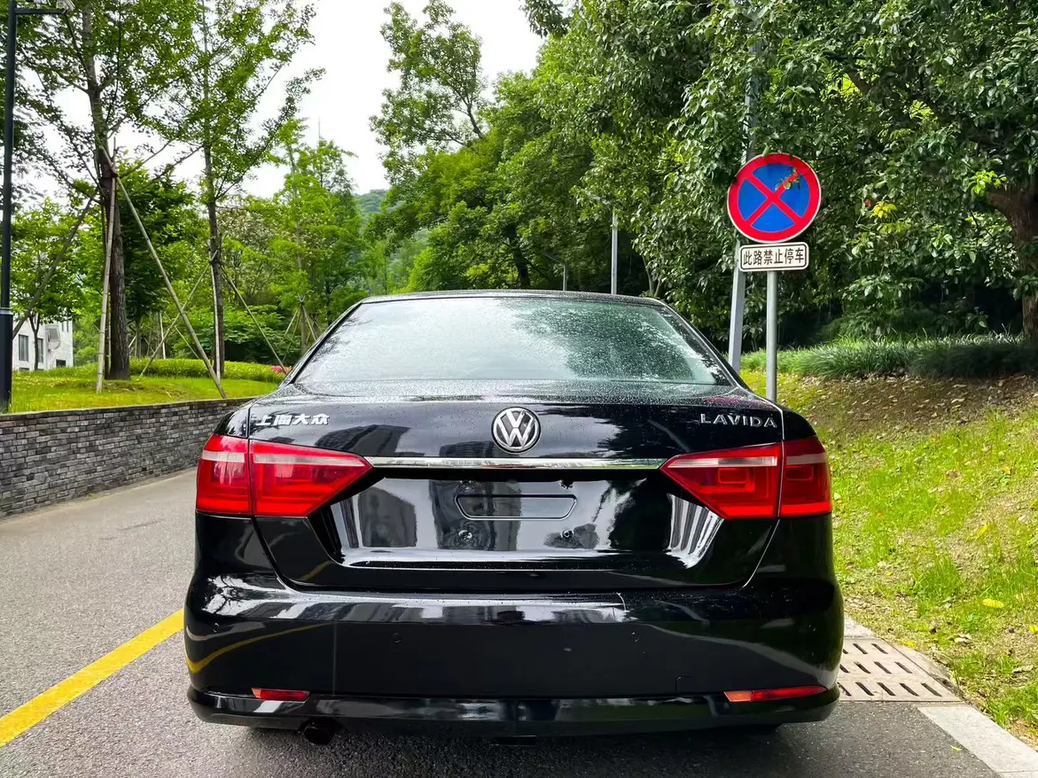 Volkswagen Lavida  из Китая