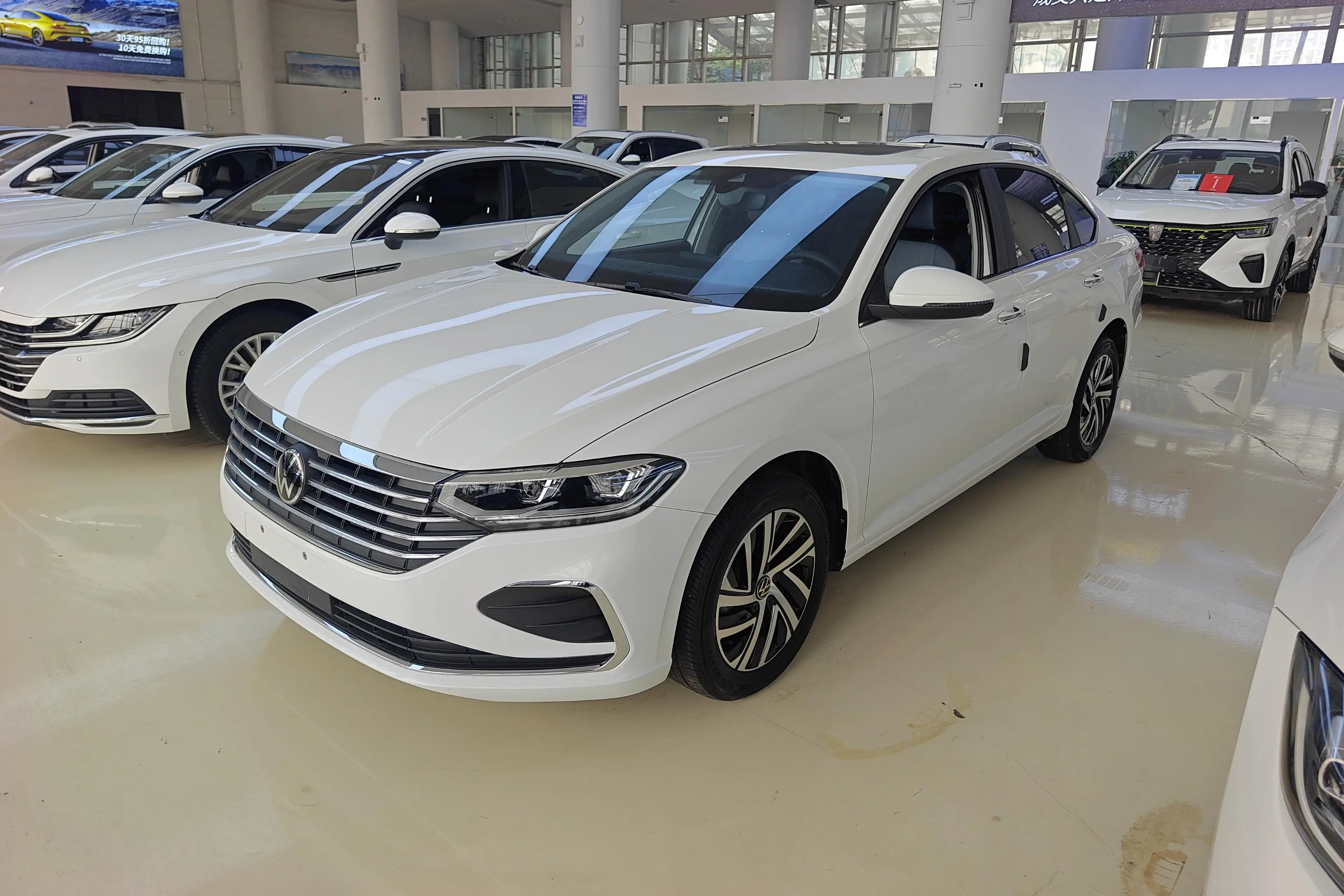 Volkswagen Lavida  из Китая