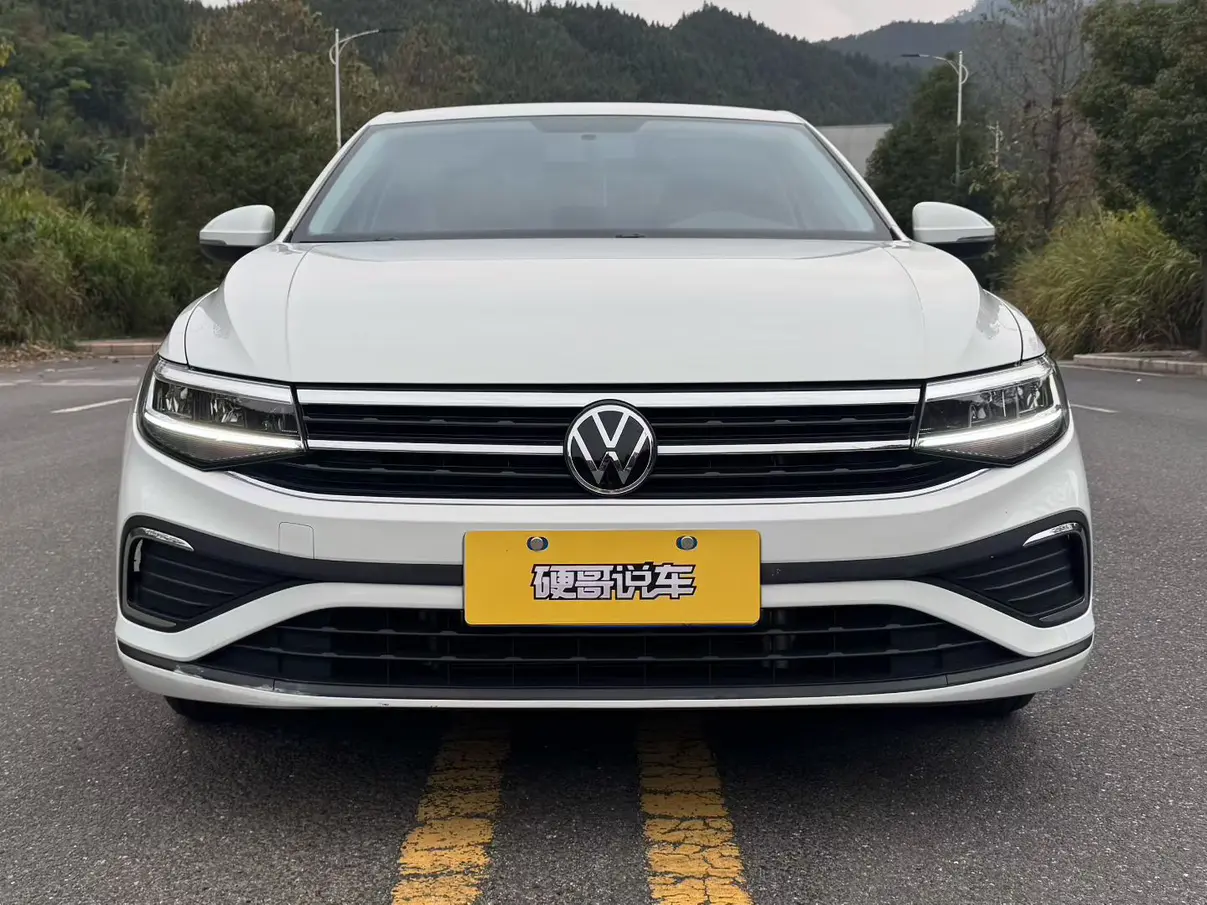 Volkswagen Bora  из Китая