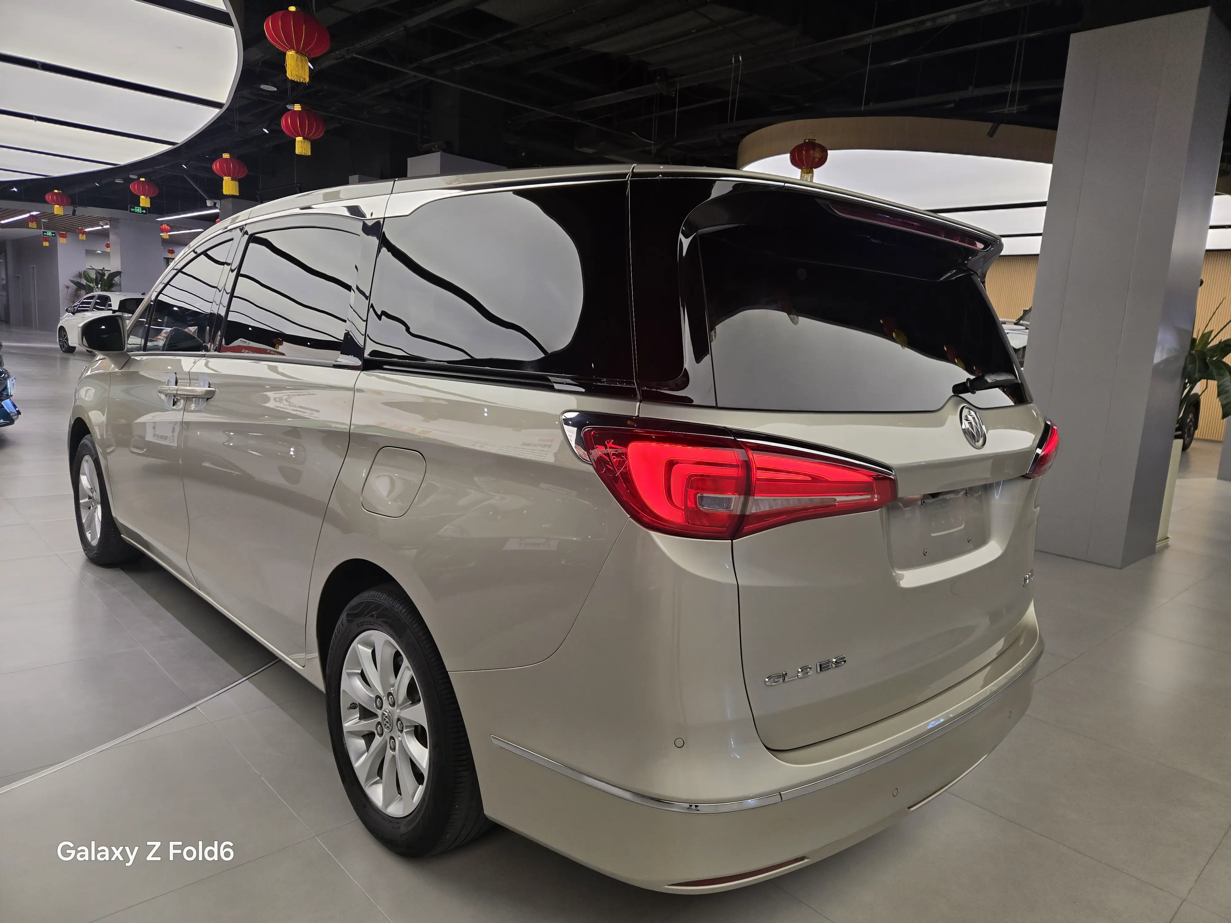 Buick GL8  из Китая