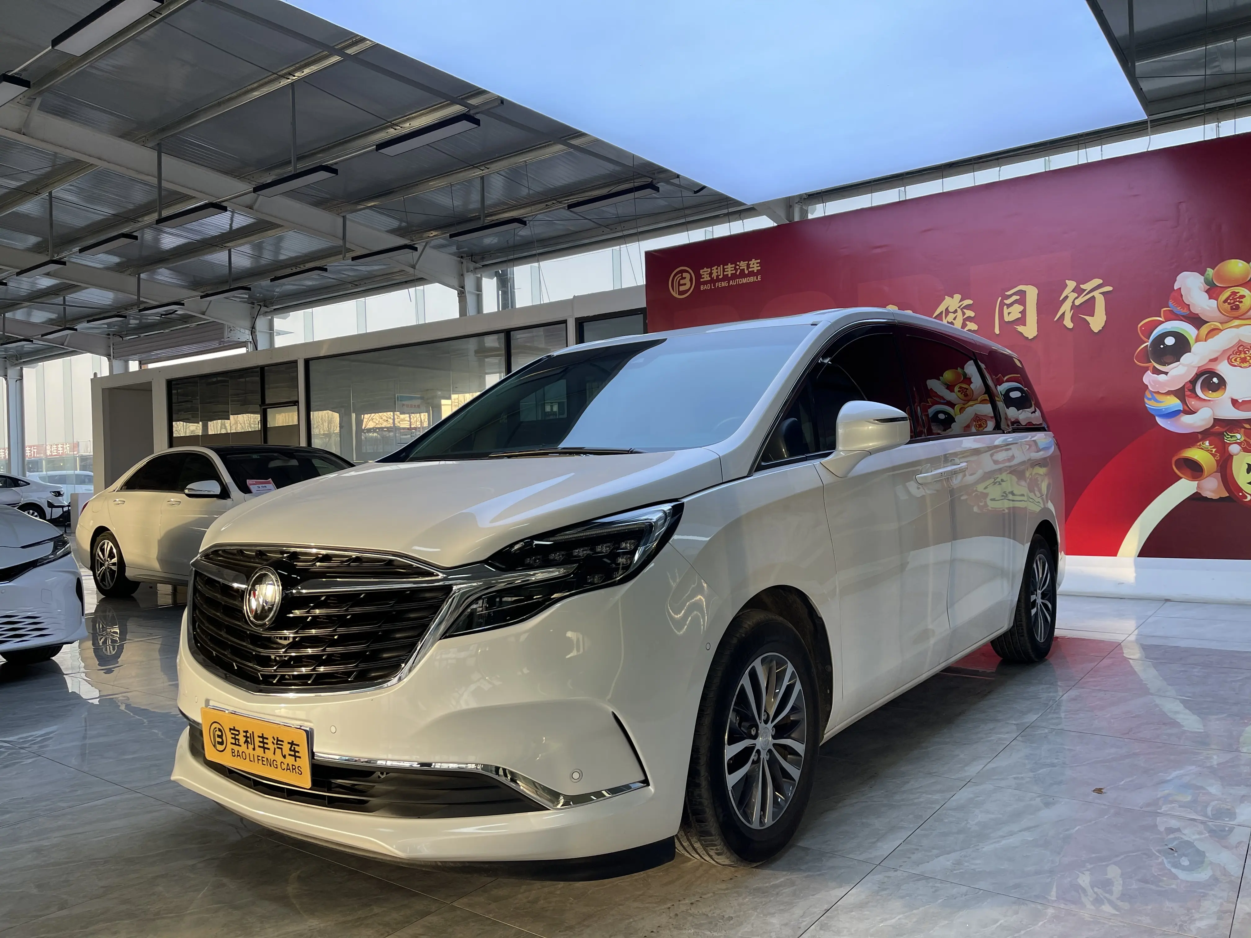 Buick GL8  из Китая