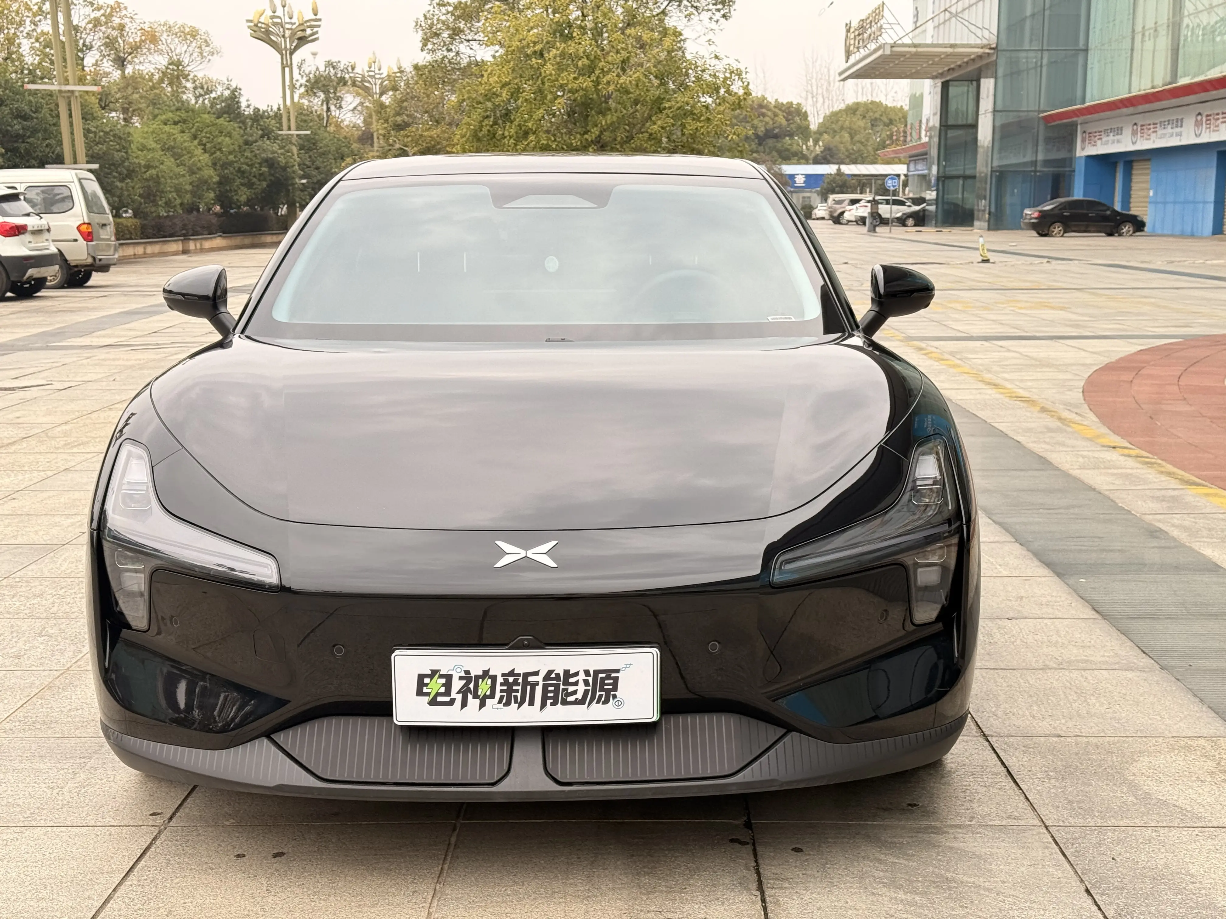 Xpeng Xiaopeng MONA M03  из Китая