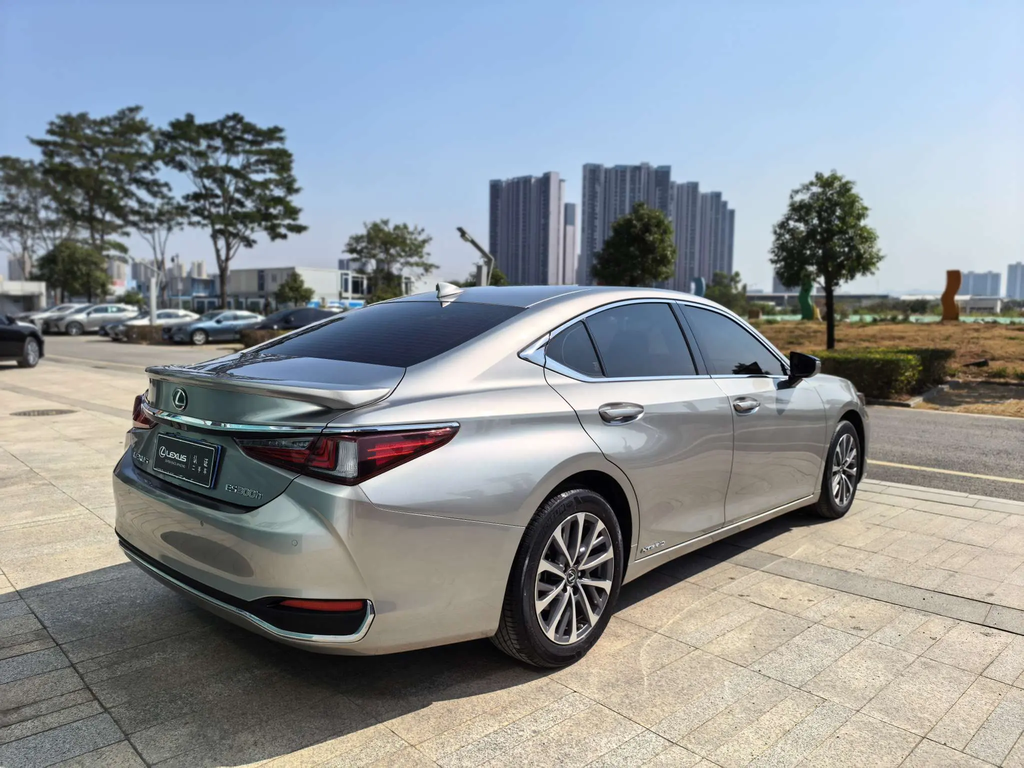 Lexus ES