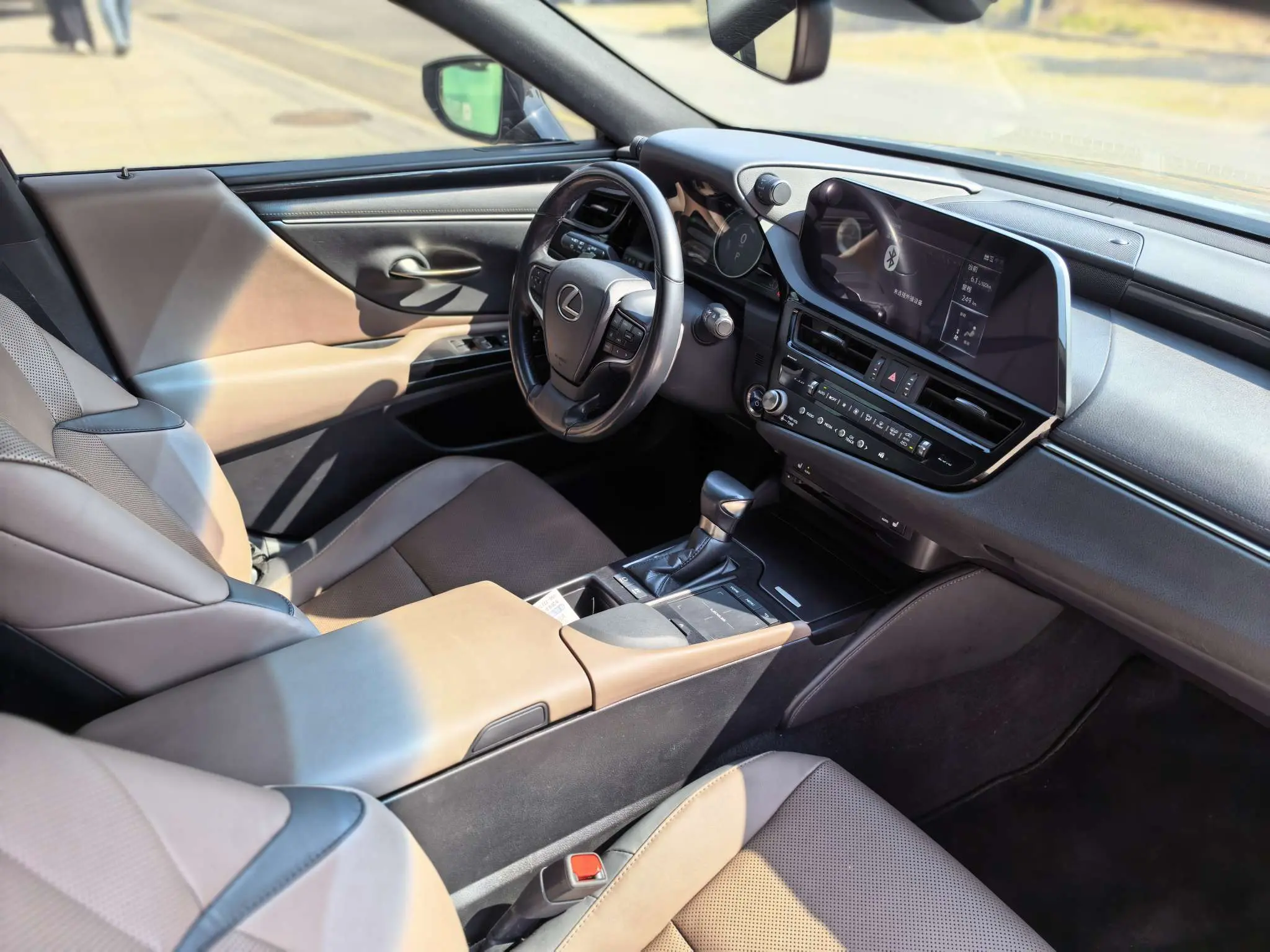 Lexus ES