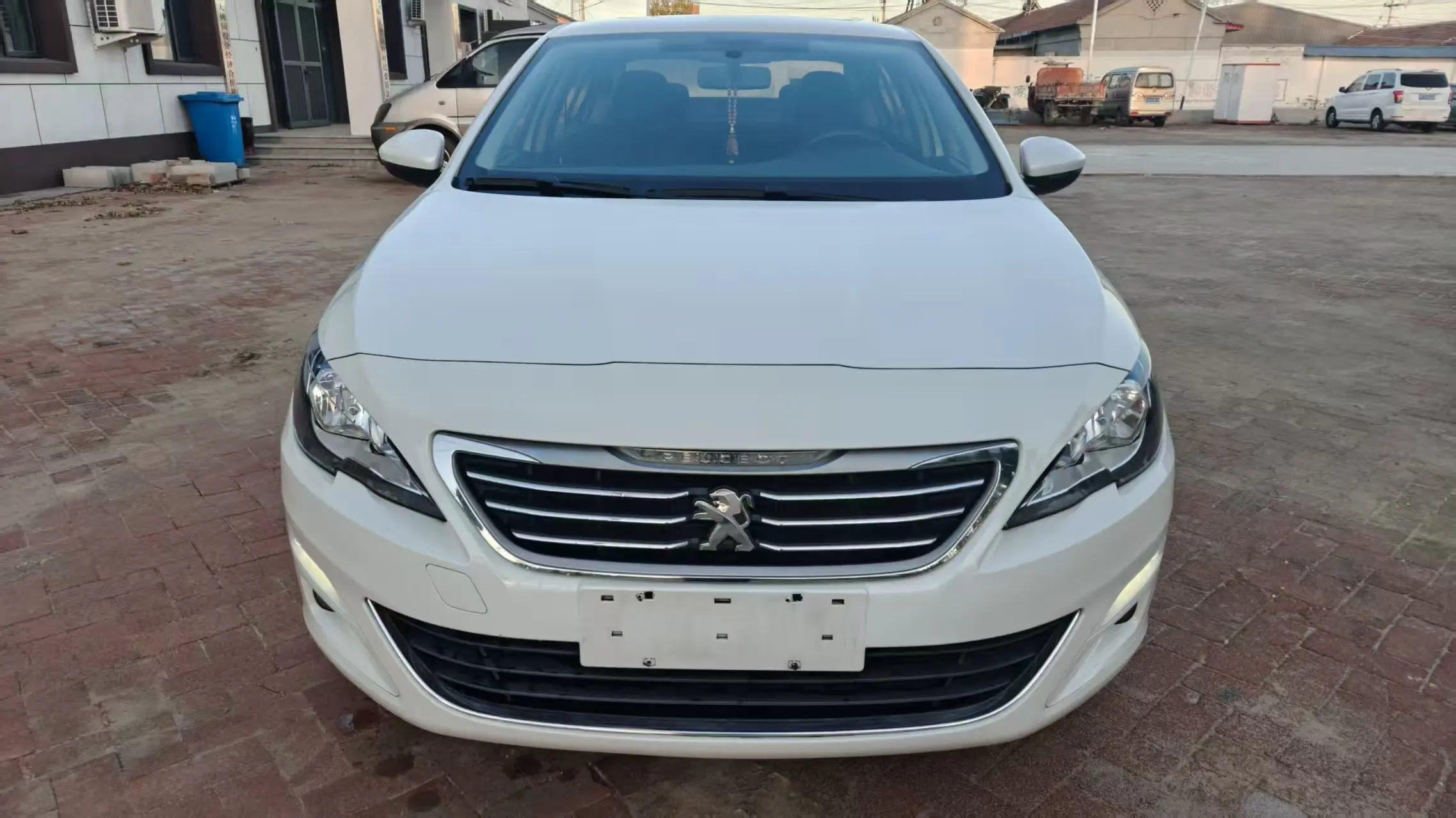 Peugeot 408  из Китая