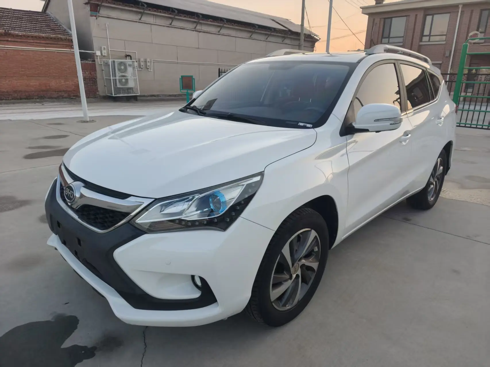 BYD Song  из Китая