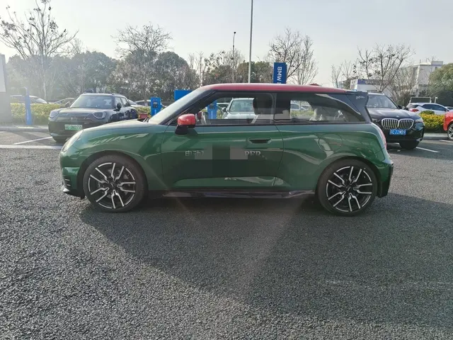 MINI ELECTRIC  COOPER  из Китая