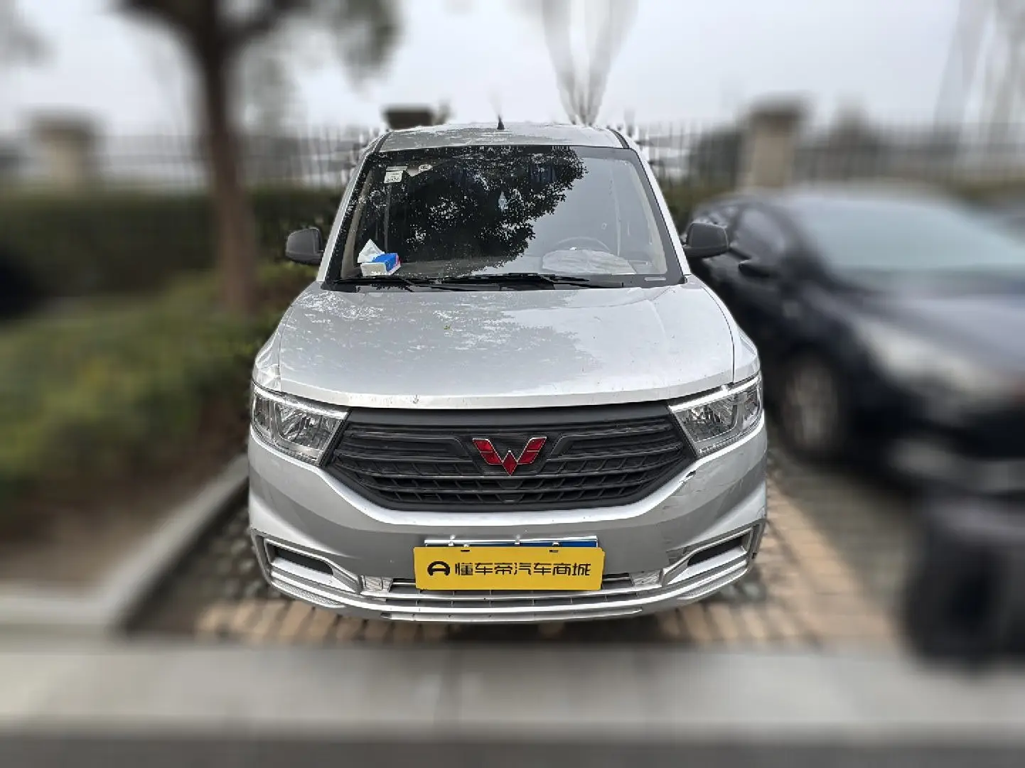 Wuling Hongguang V  из Китая