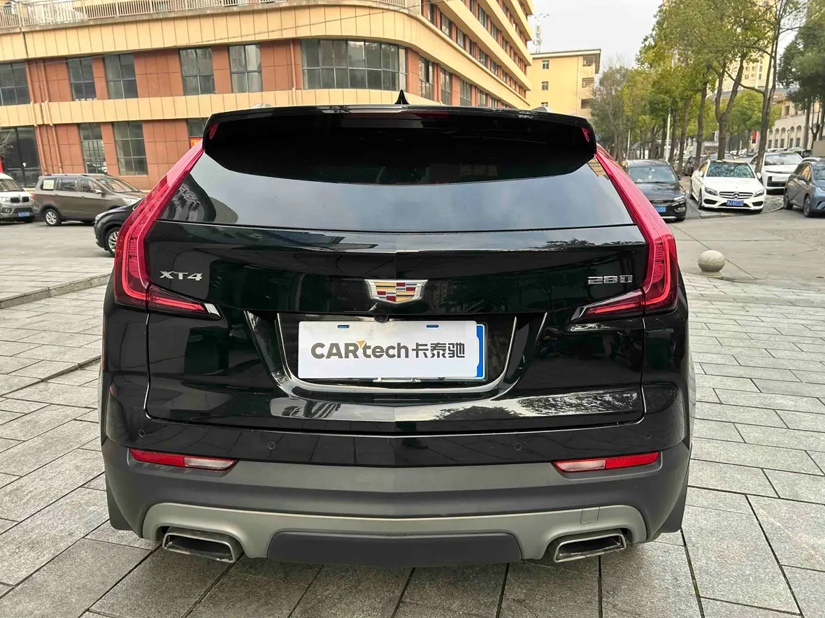 Cadillac XT4  из Китая
