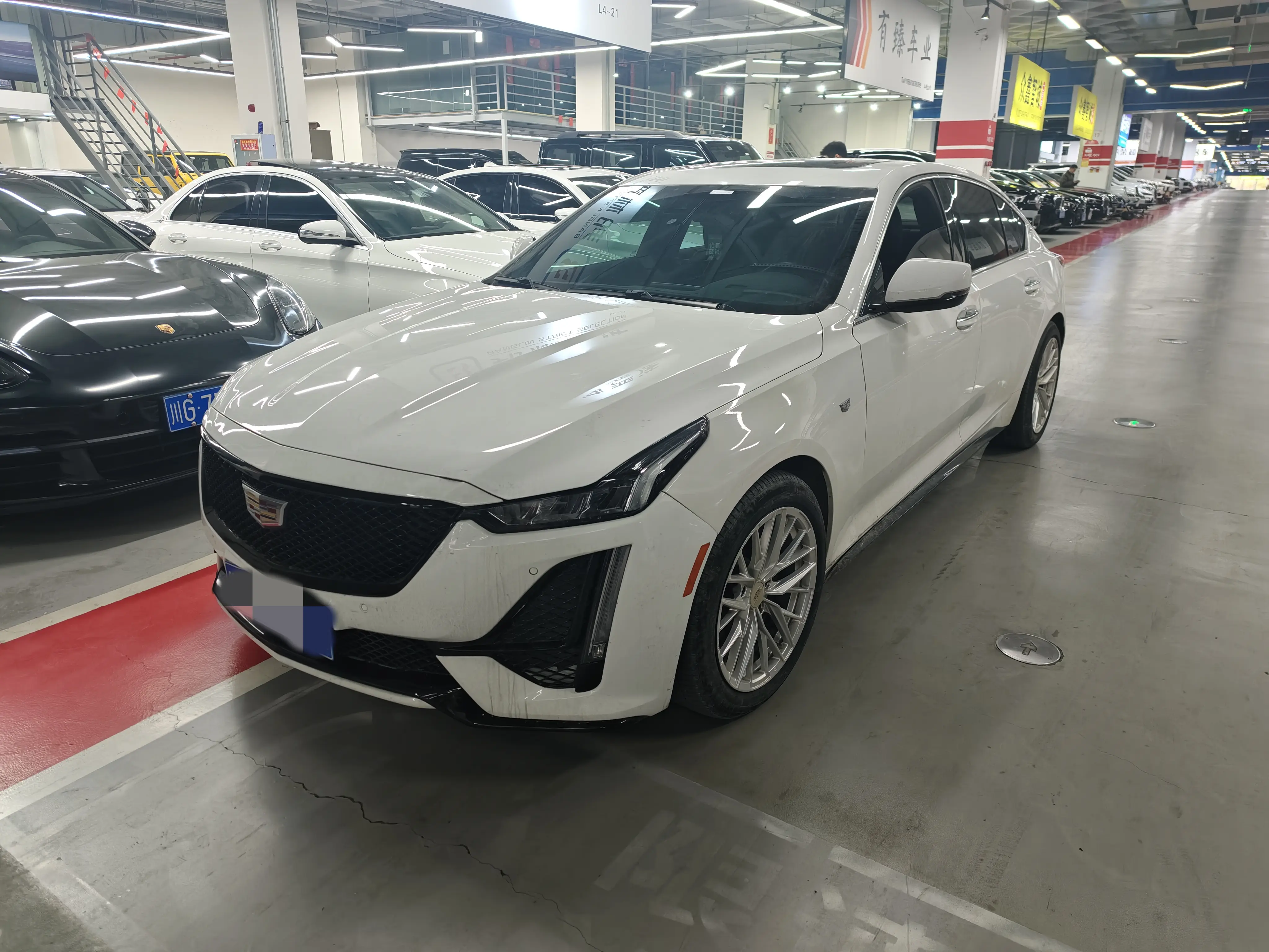 Cadillac CT5  из Китая