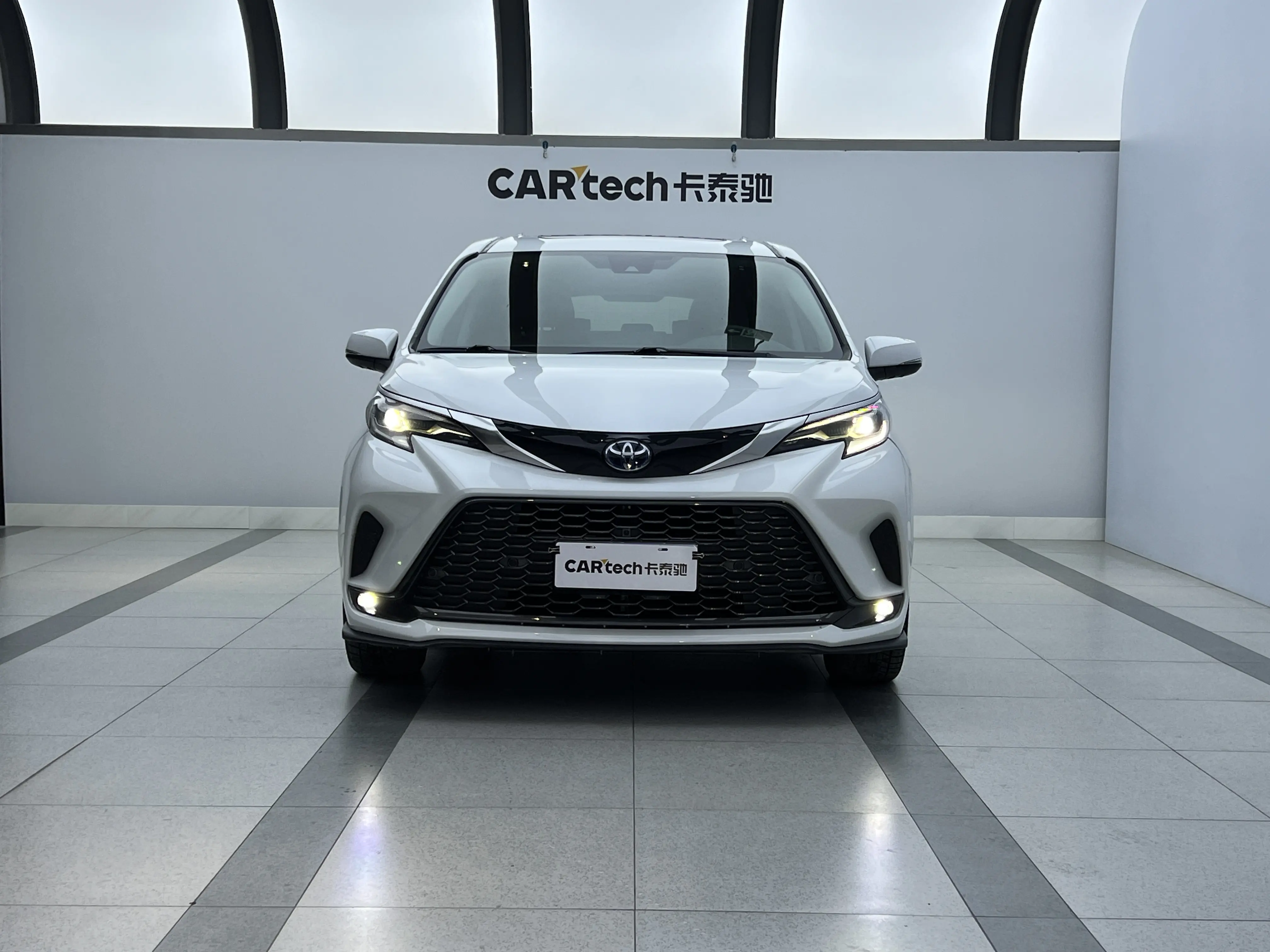 Toyota Granvia  из Китая