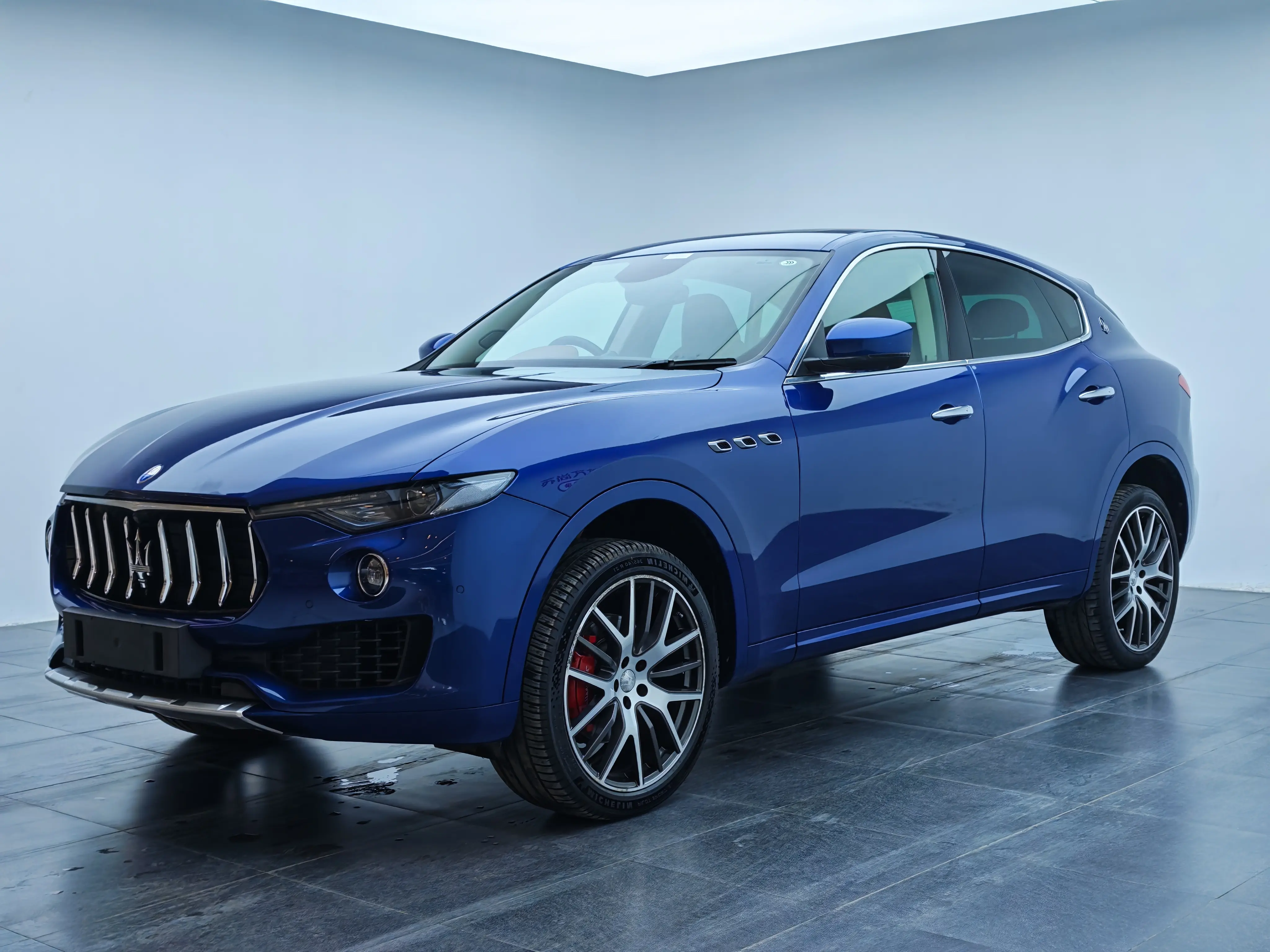 Maserati Levante  из Китая