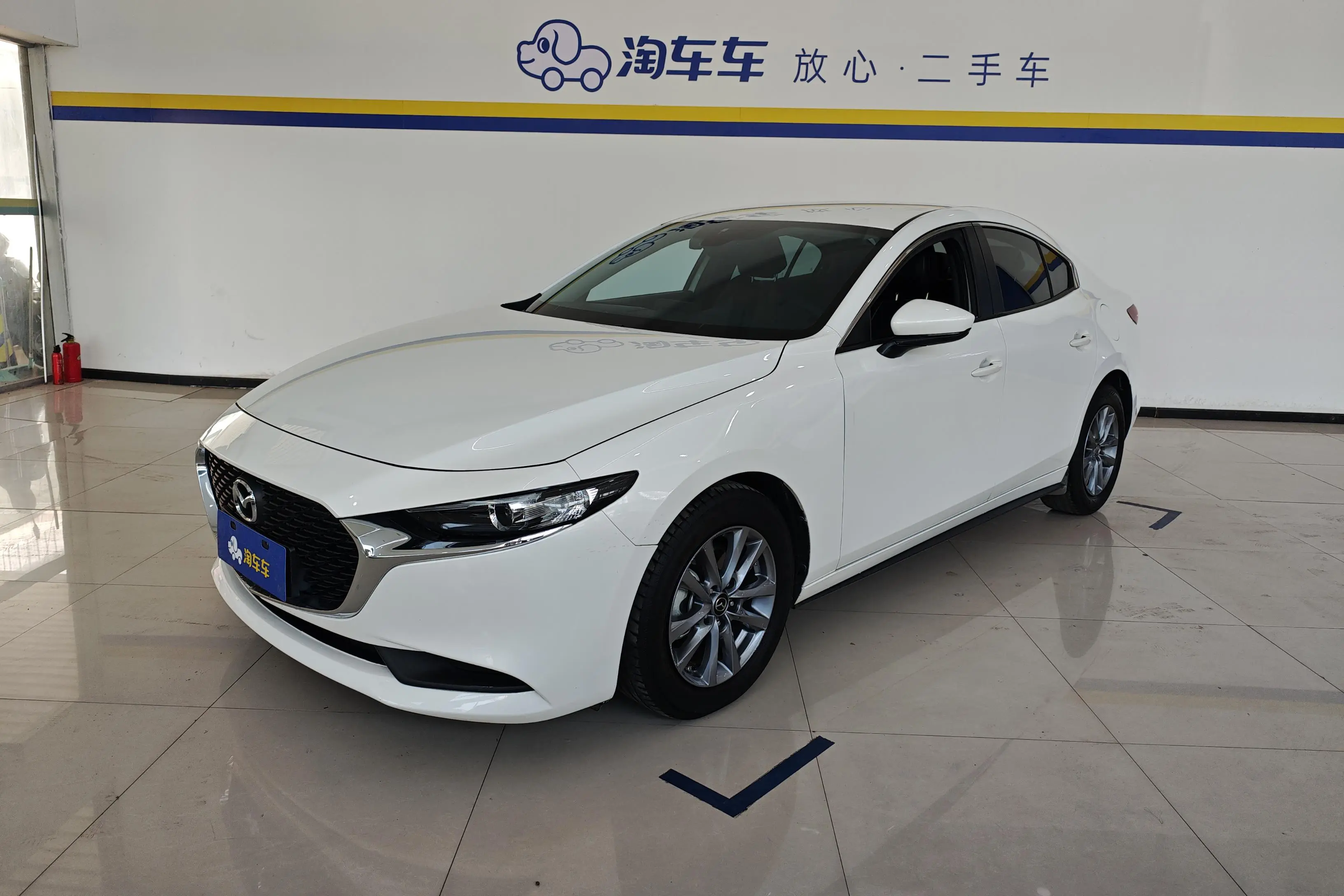 Mazda Axela (Mazda3)  из Китая