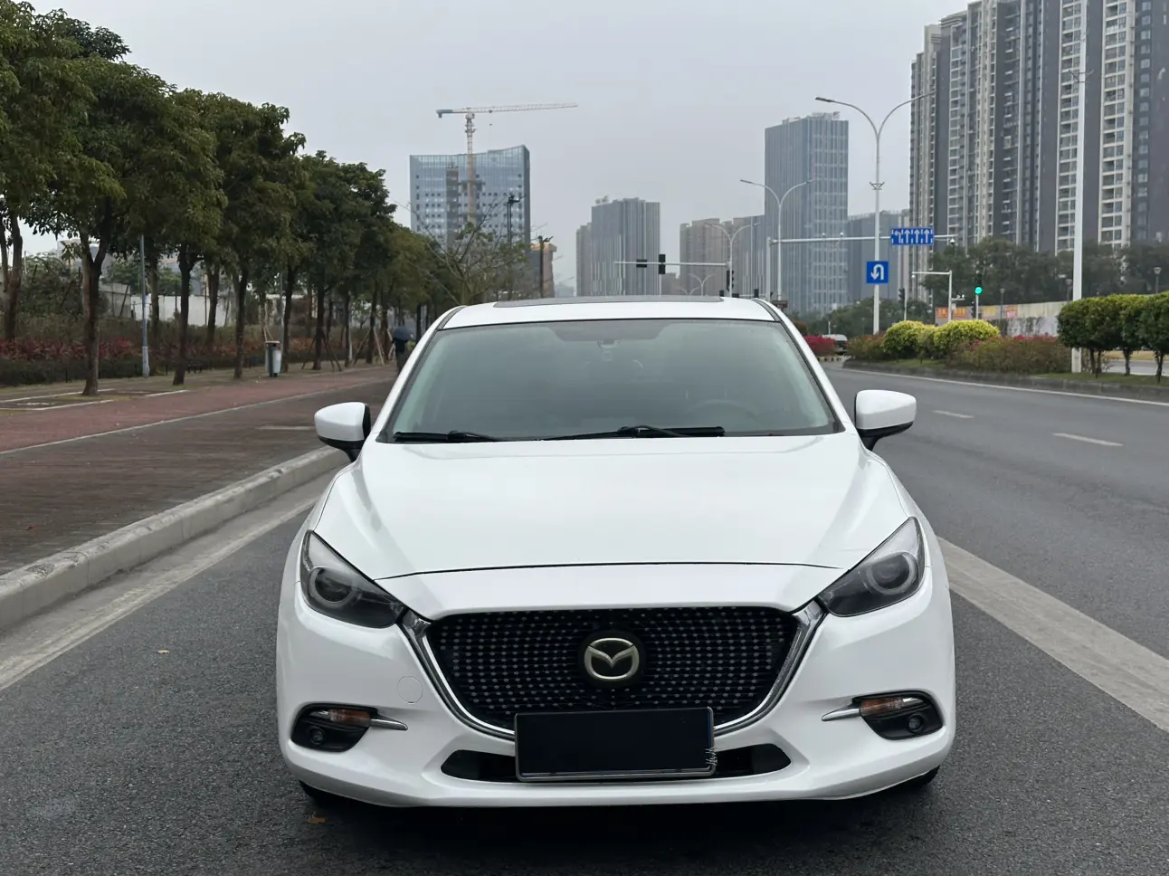Mazda Axela (Mazda3)  из Китая