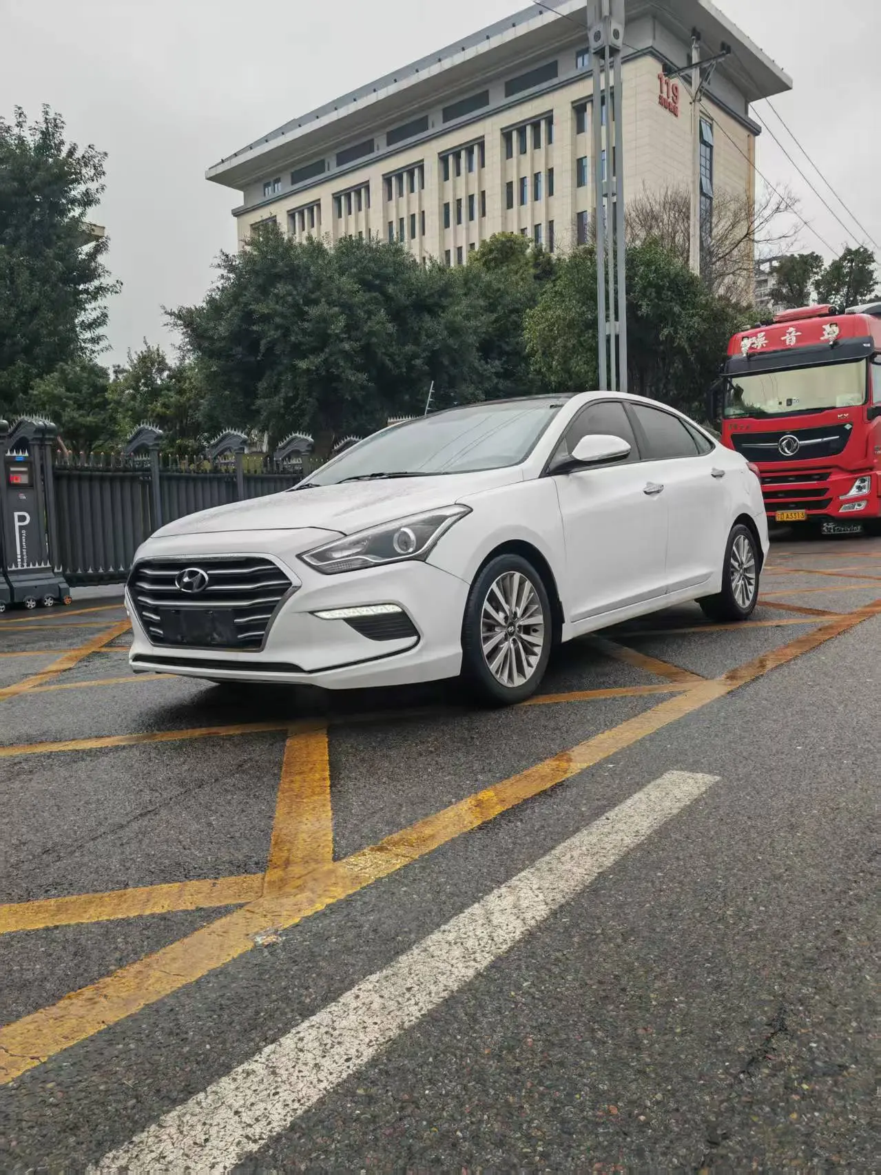 Hyundai Famous pictures  из Китая