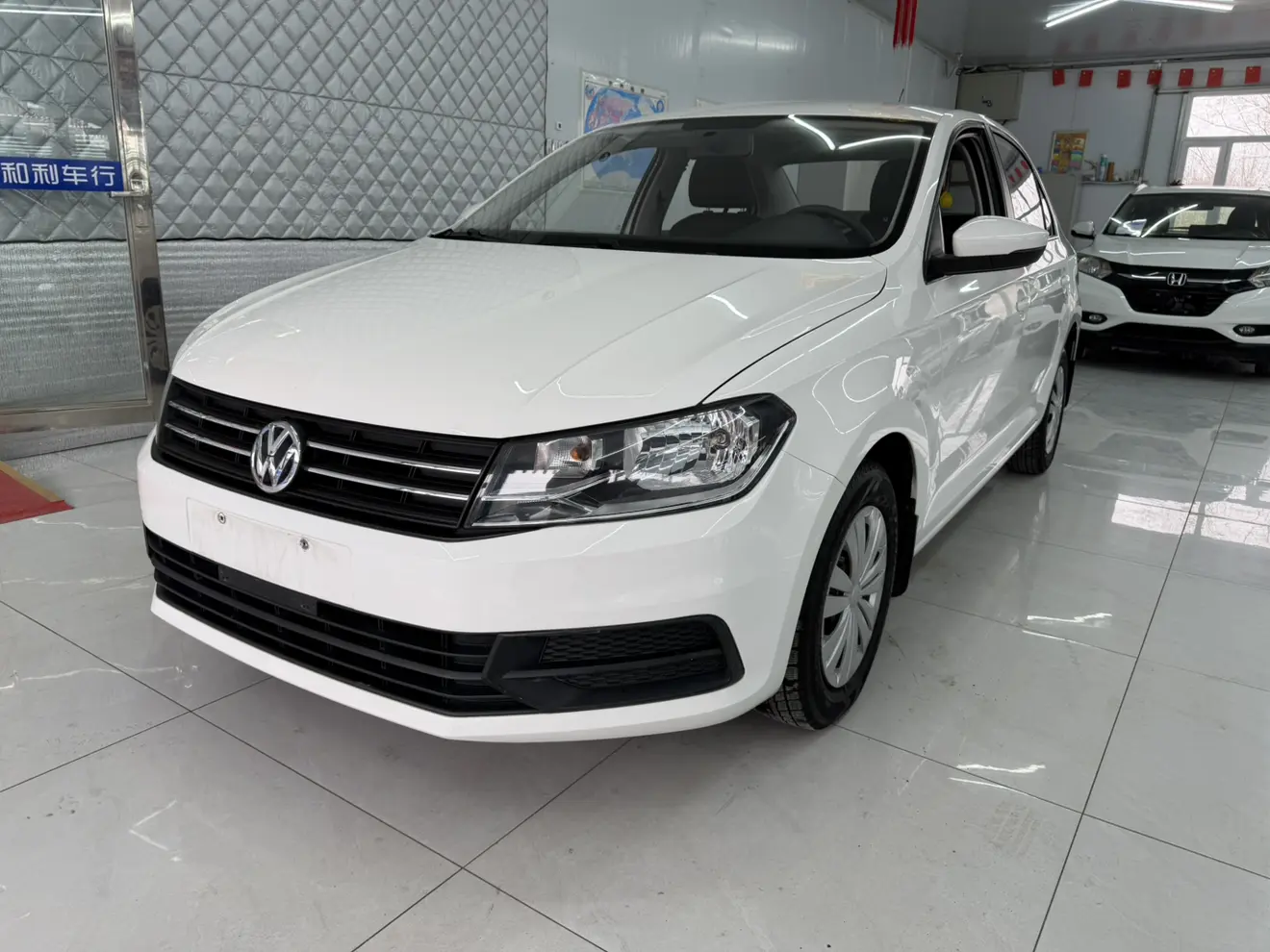 Volkswagen Santana  из Китая