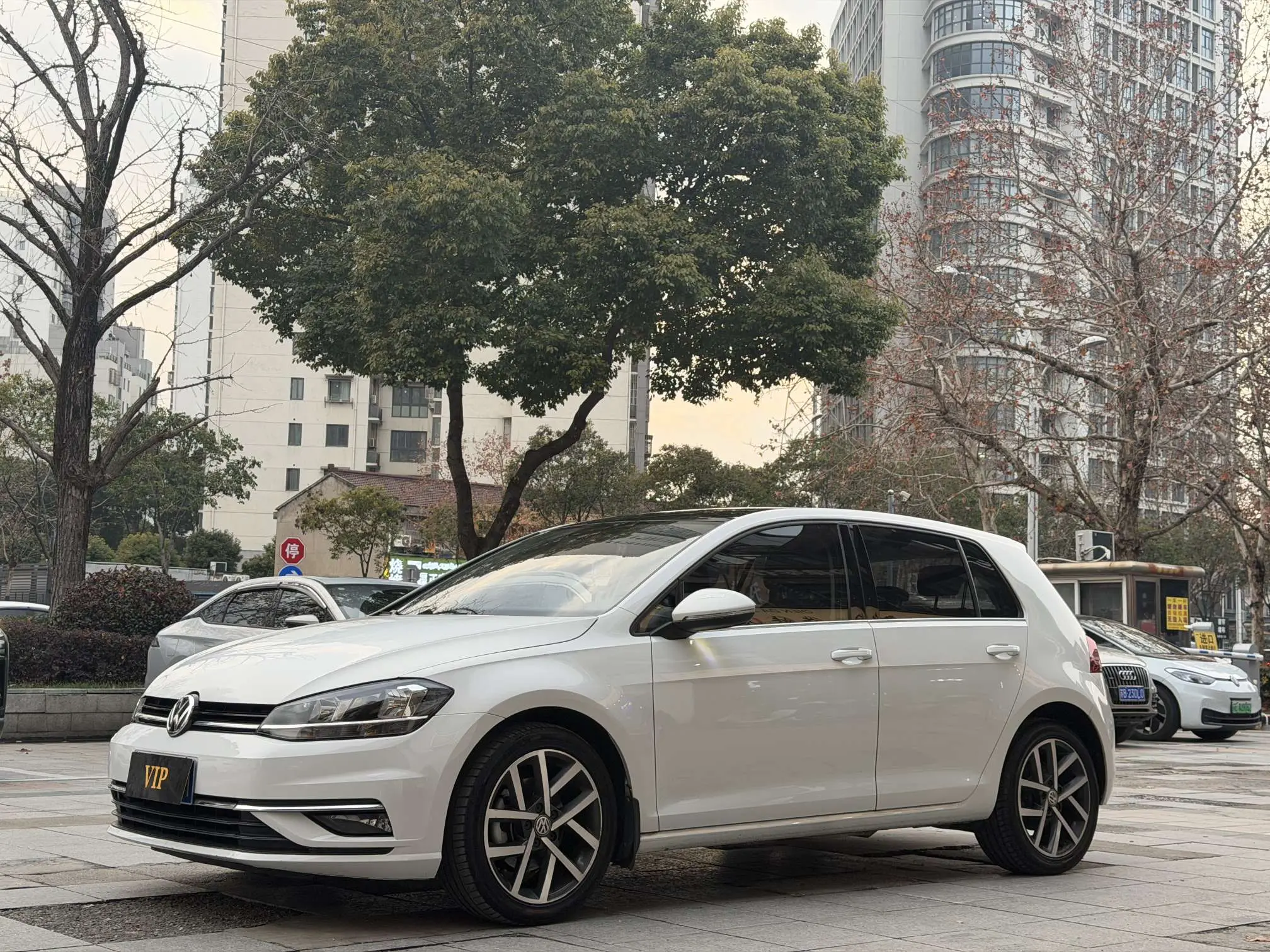 Volkswagen Golf  из Китая