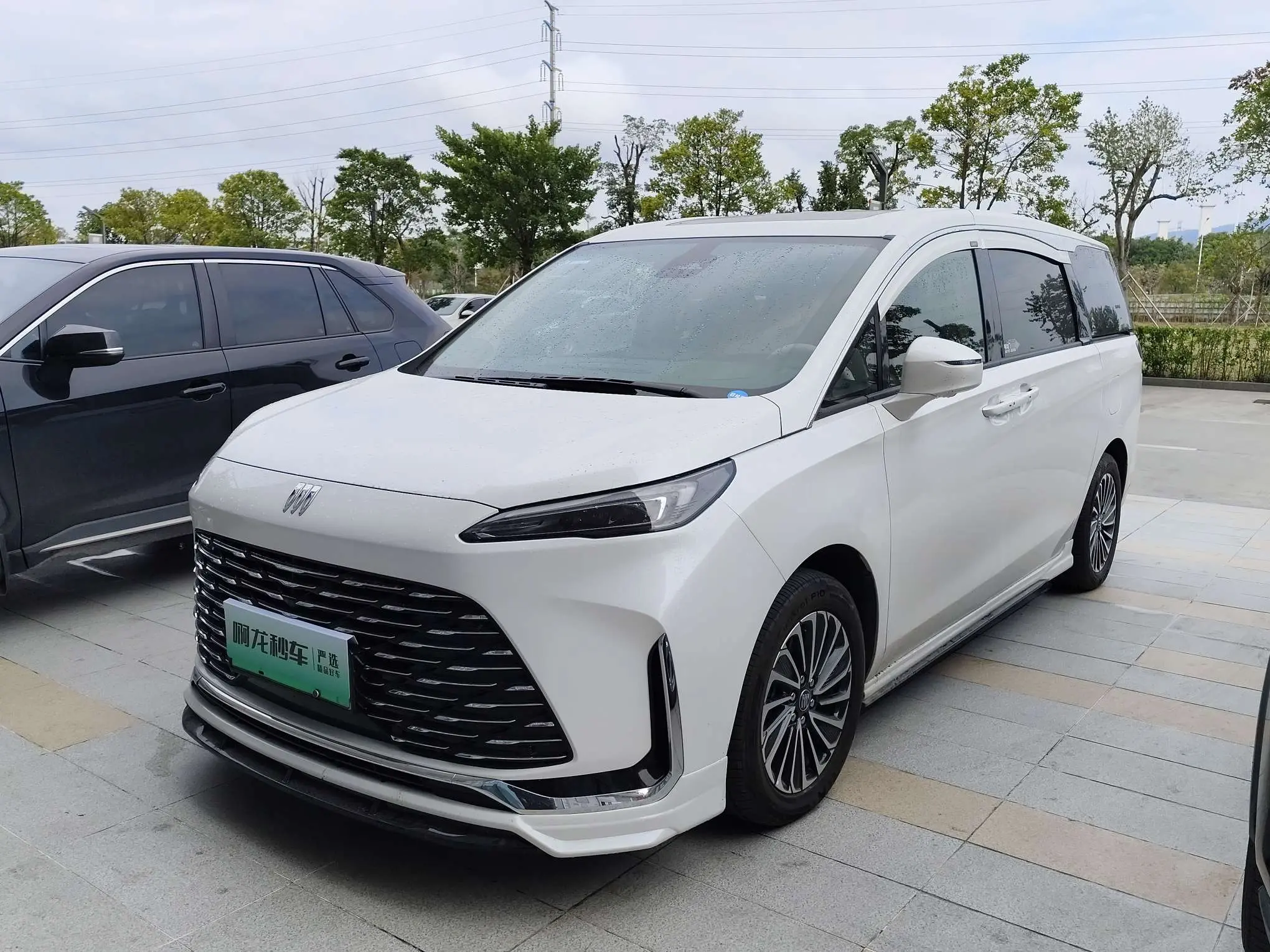 Buick GL8 PHEV  из Китая