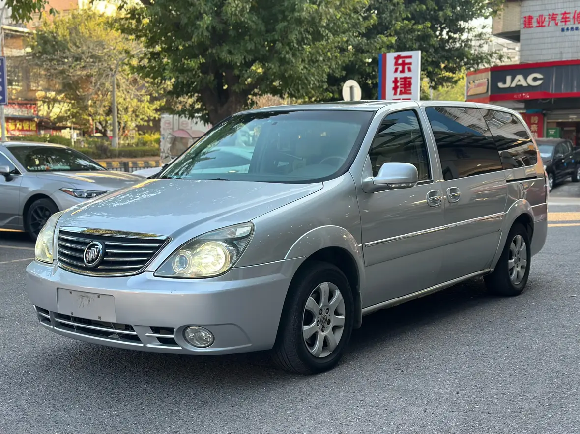 Buick GL8  из Китая