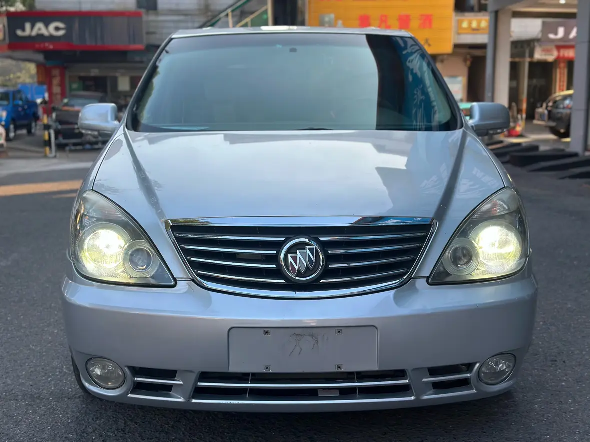 Buick GL8  из Китая
