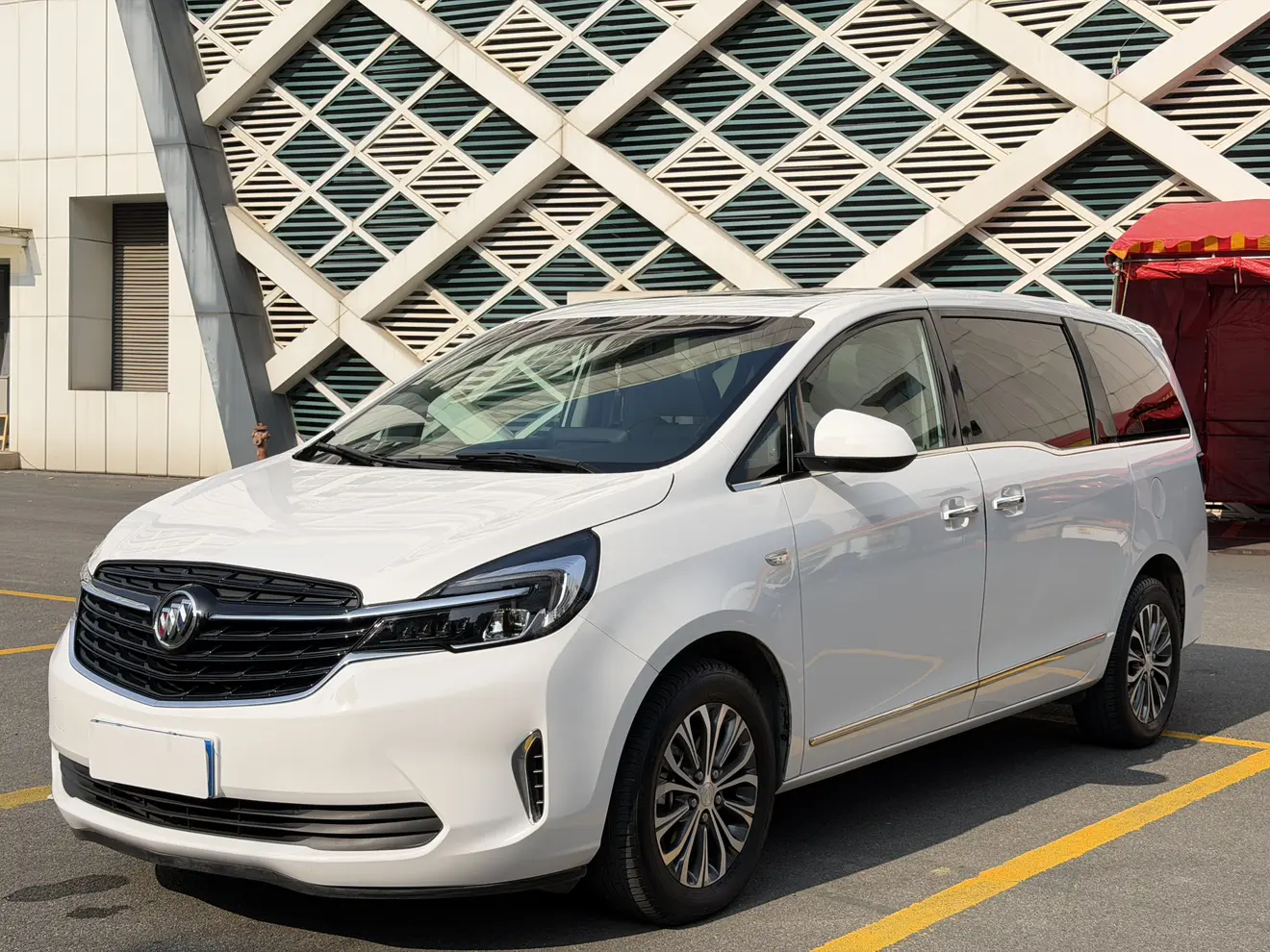 Buick GL8  из Китая