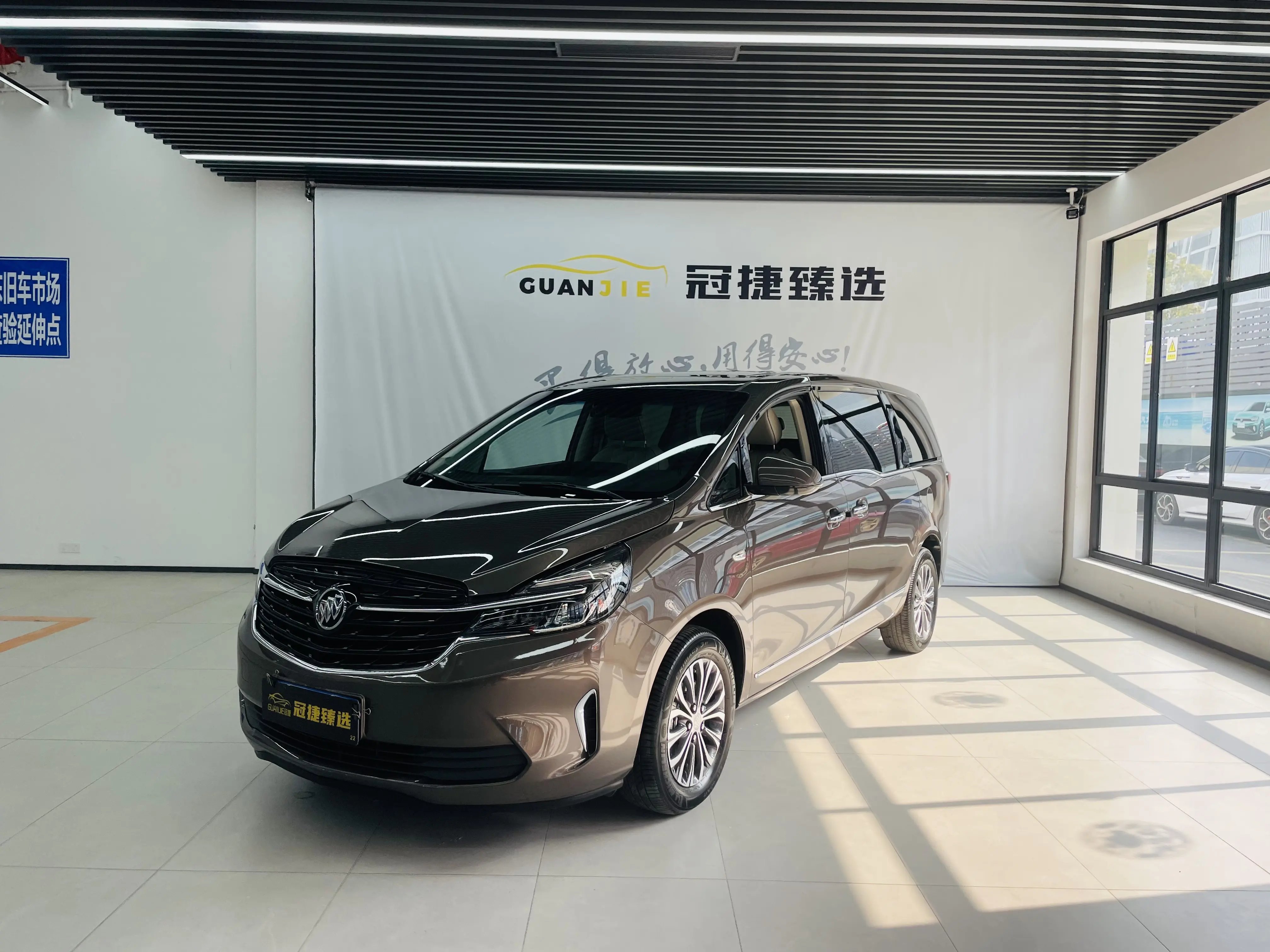 Buick GL8  из Китая