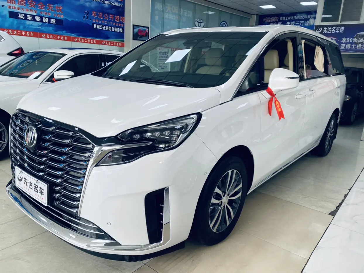 Buick GL8  из Китая