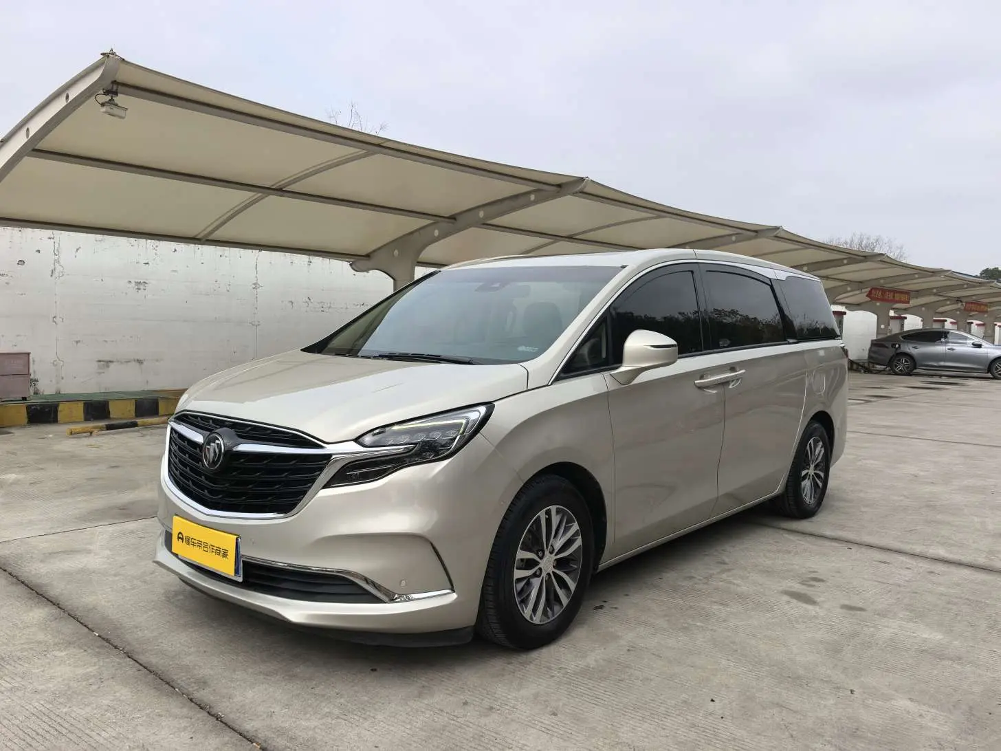 Buick GL8  из Китая