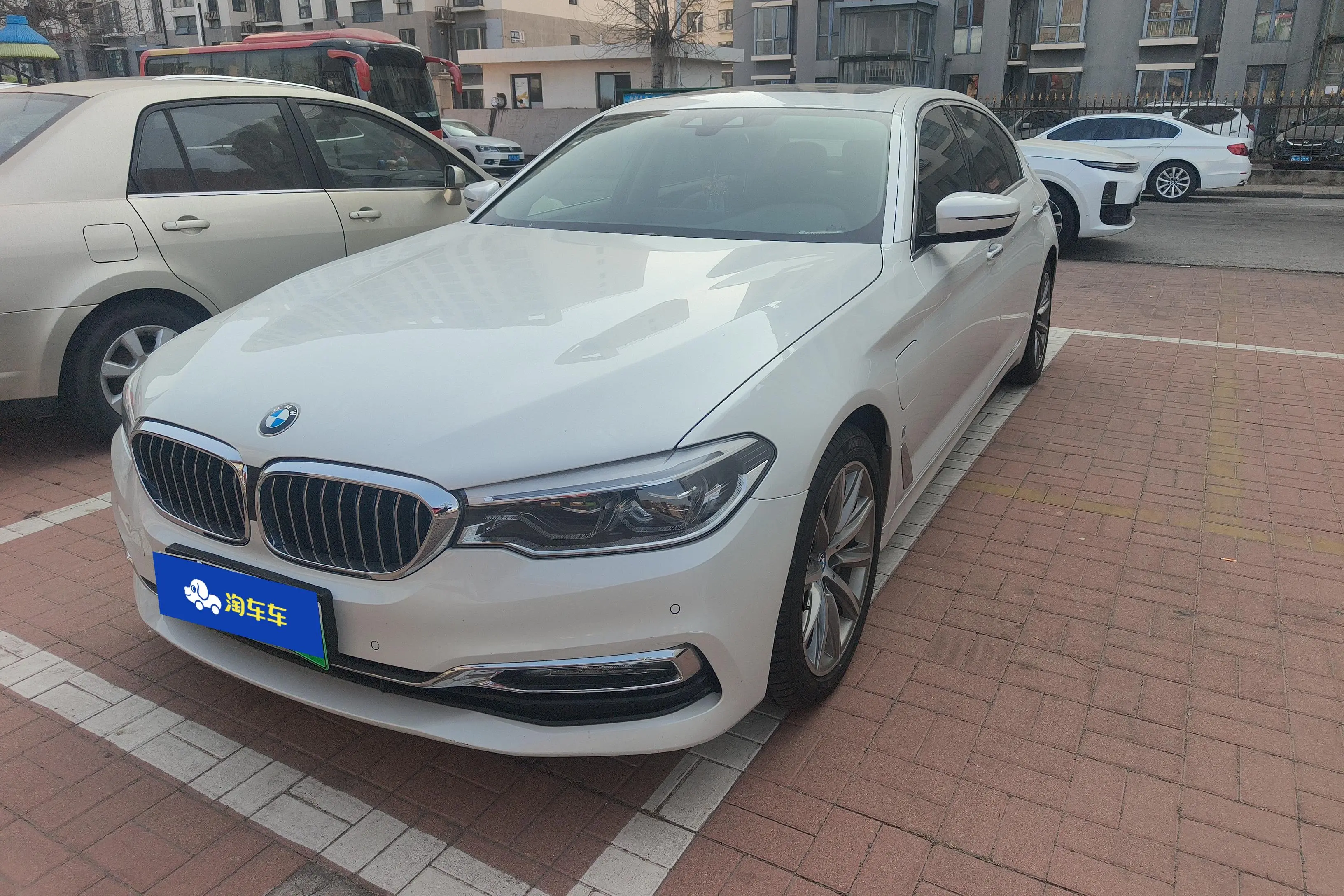 BMW 5 Series PHEV  из Китая