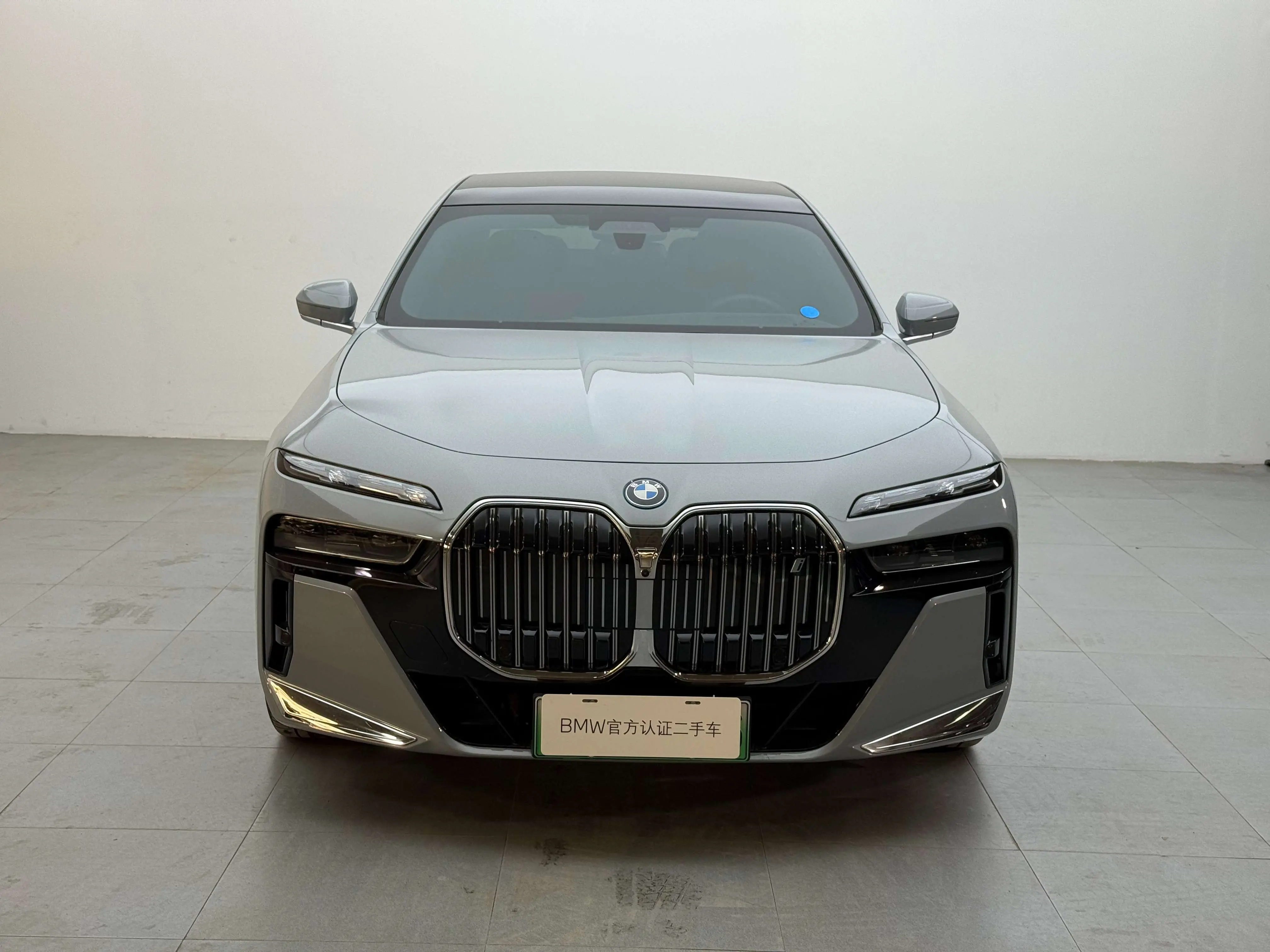 BMW i7  из Китая