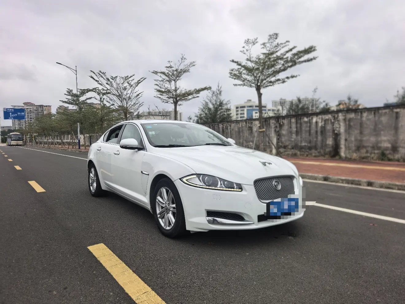 Jaguar XF  из Китая