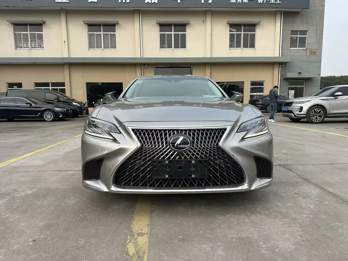 Lexus LS  из Китая