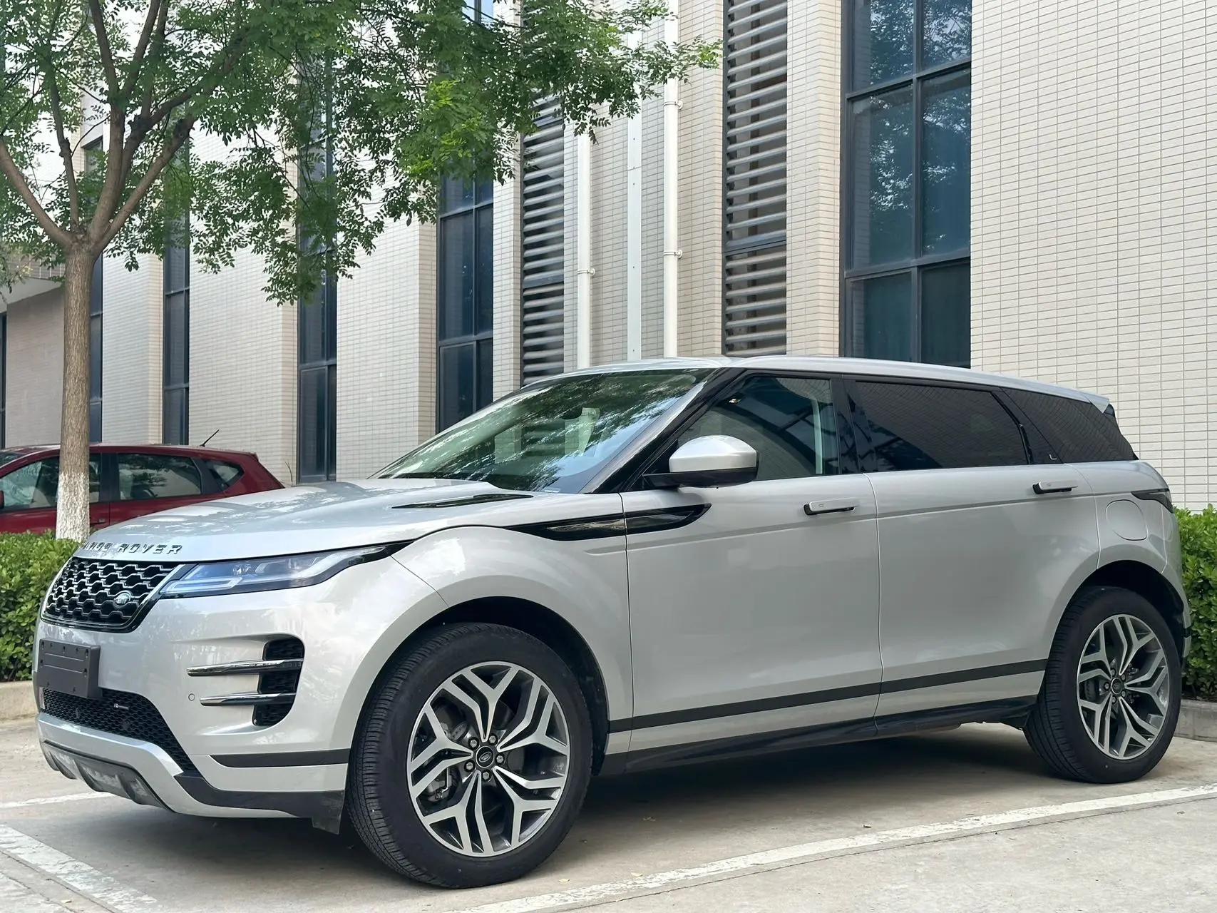 Land Rover Range Rover Evoque PHEV  из Китая