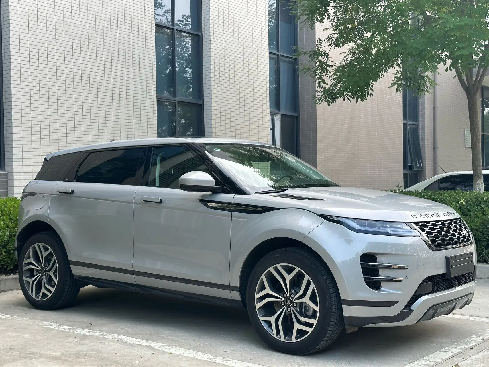 Land Rover Range Rover Evoque PHEV  из Китая