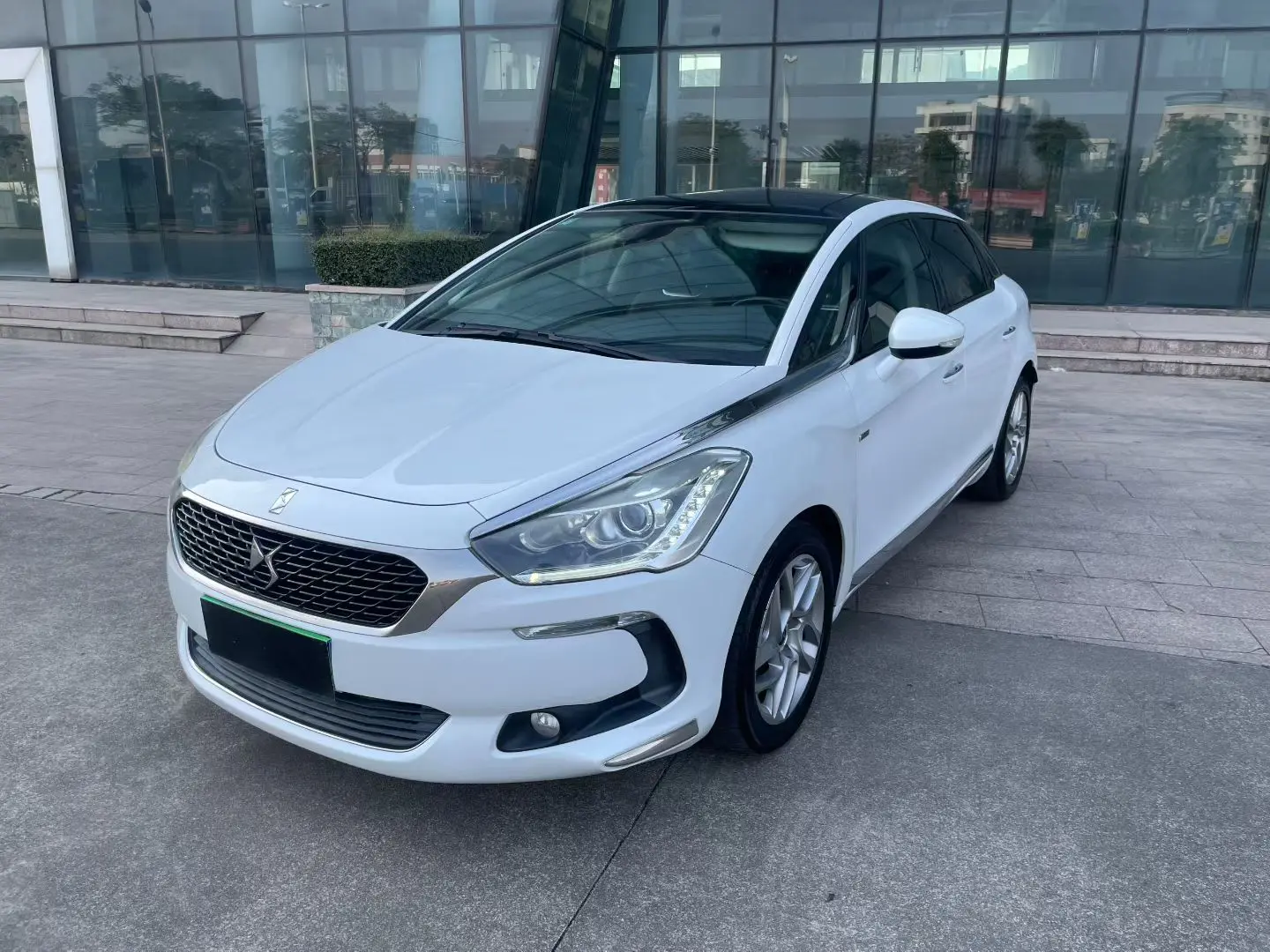 DS 5  из Китая