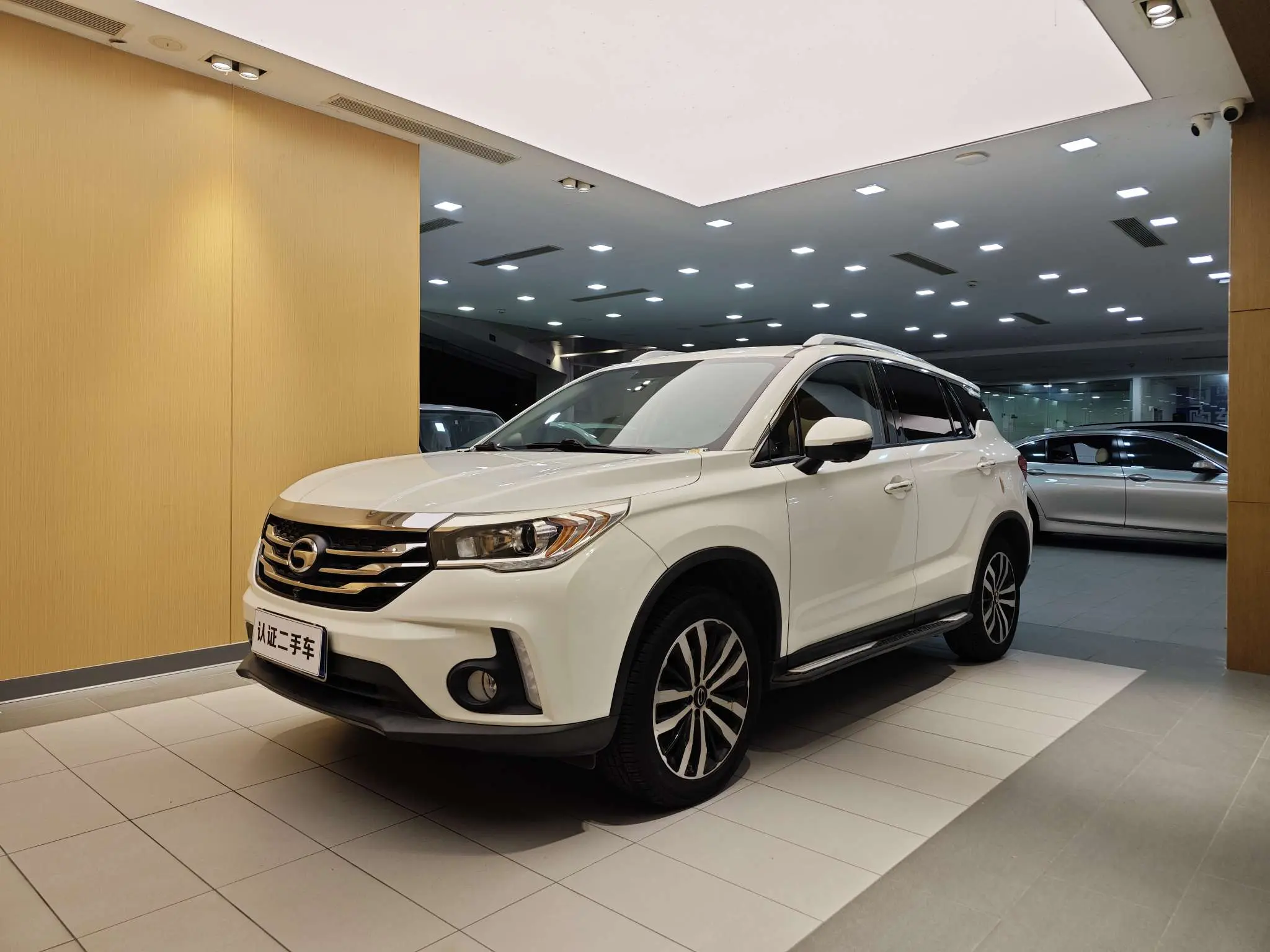 GAC Trumpchi GS4  из Китая
