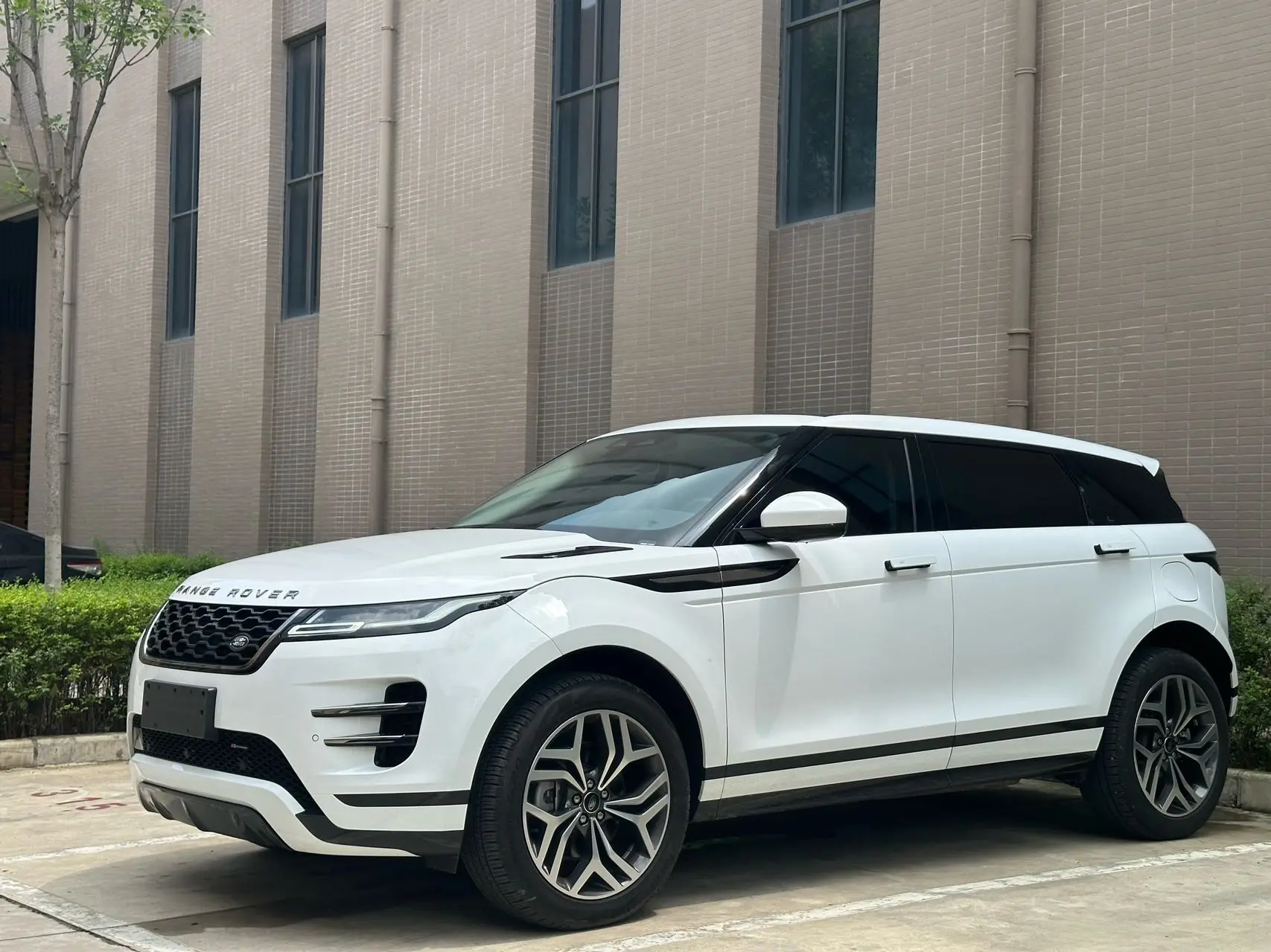 Land Rover Range Rover Evoque PHEV  из Китая