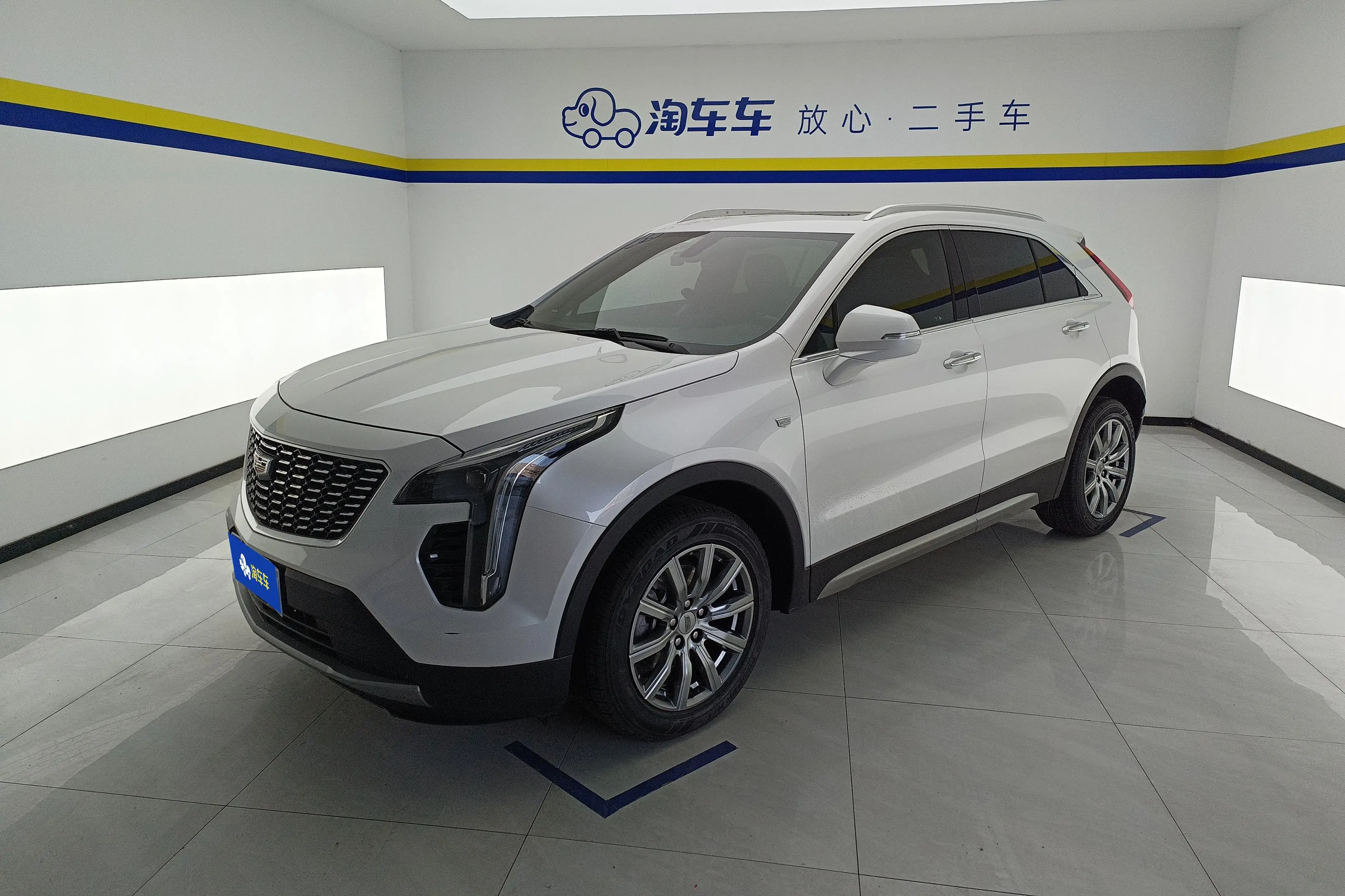 Cadillac XT4  из Китая