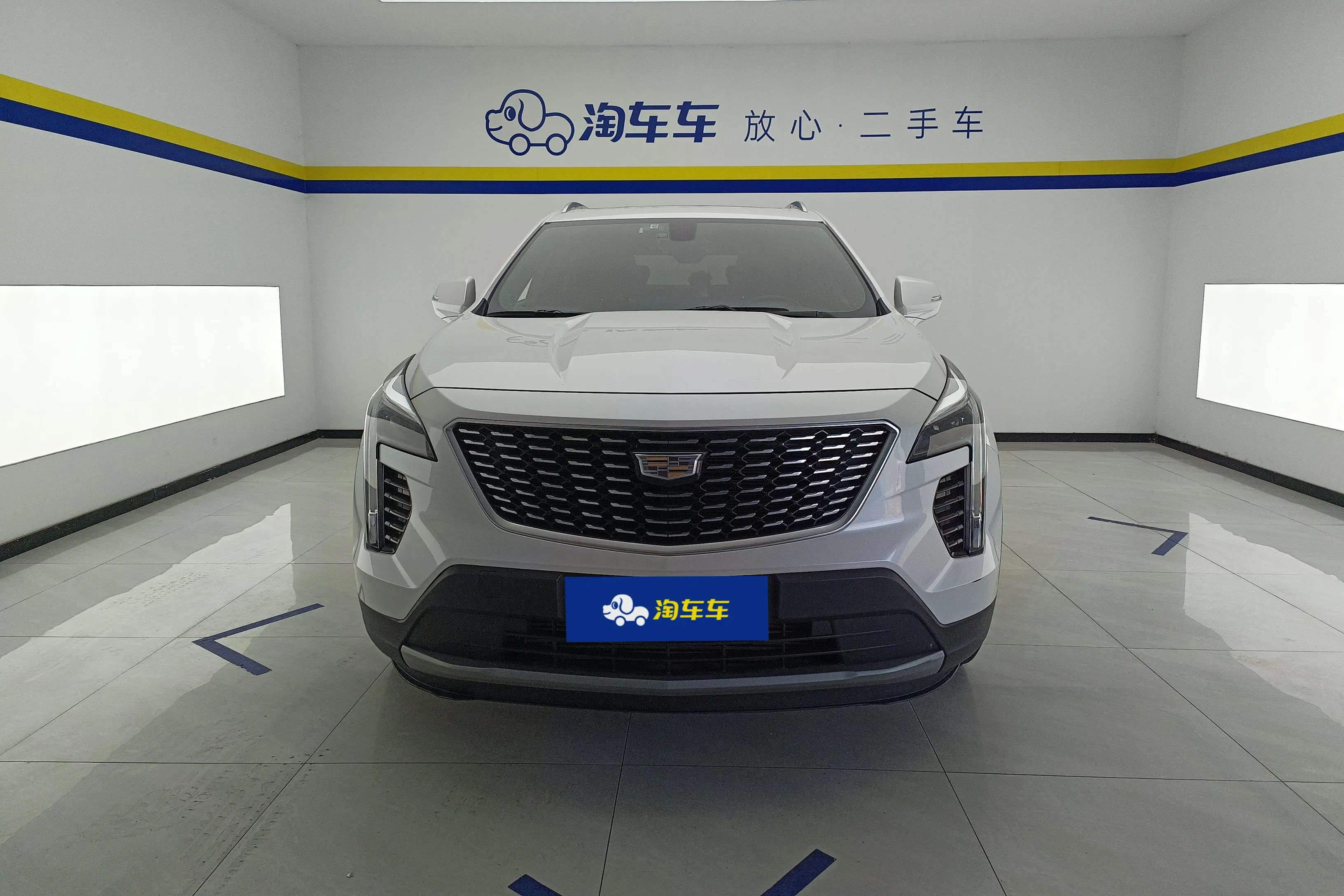 Cadillac XT4  из Китая
