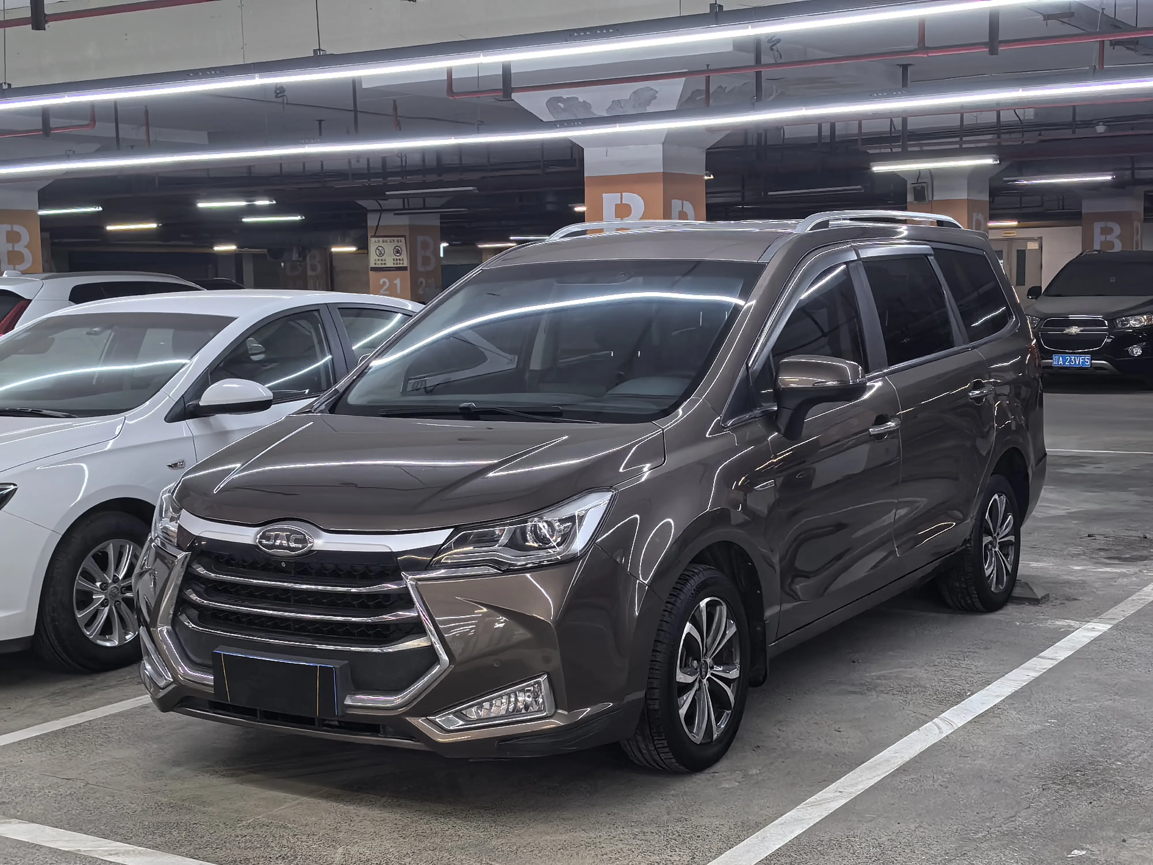 Jiangxi Ruifeng R3  из Китая