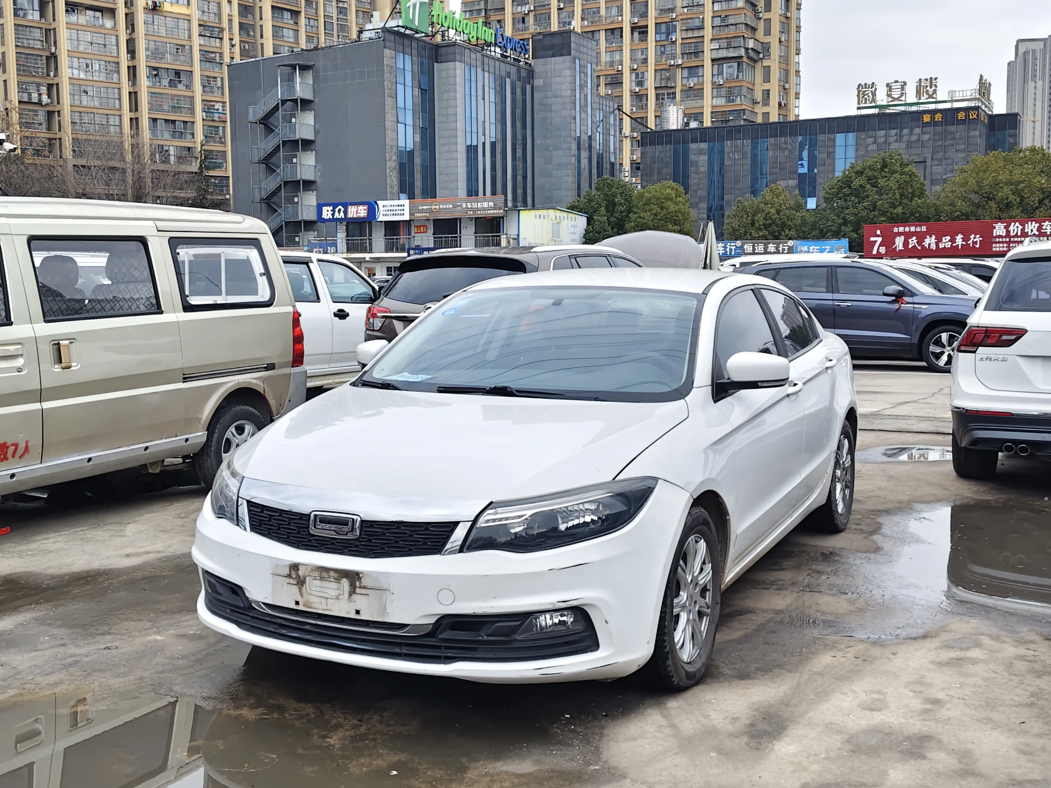 Qoros 3  из Китая