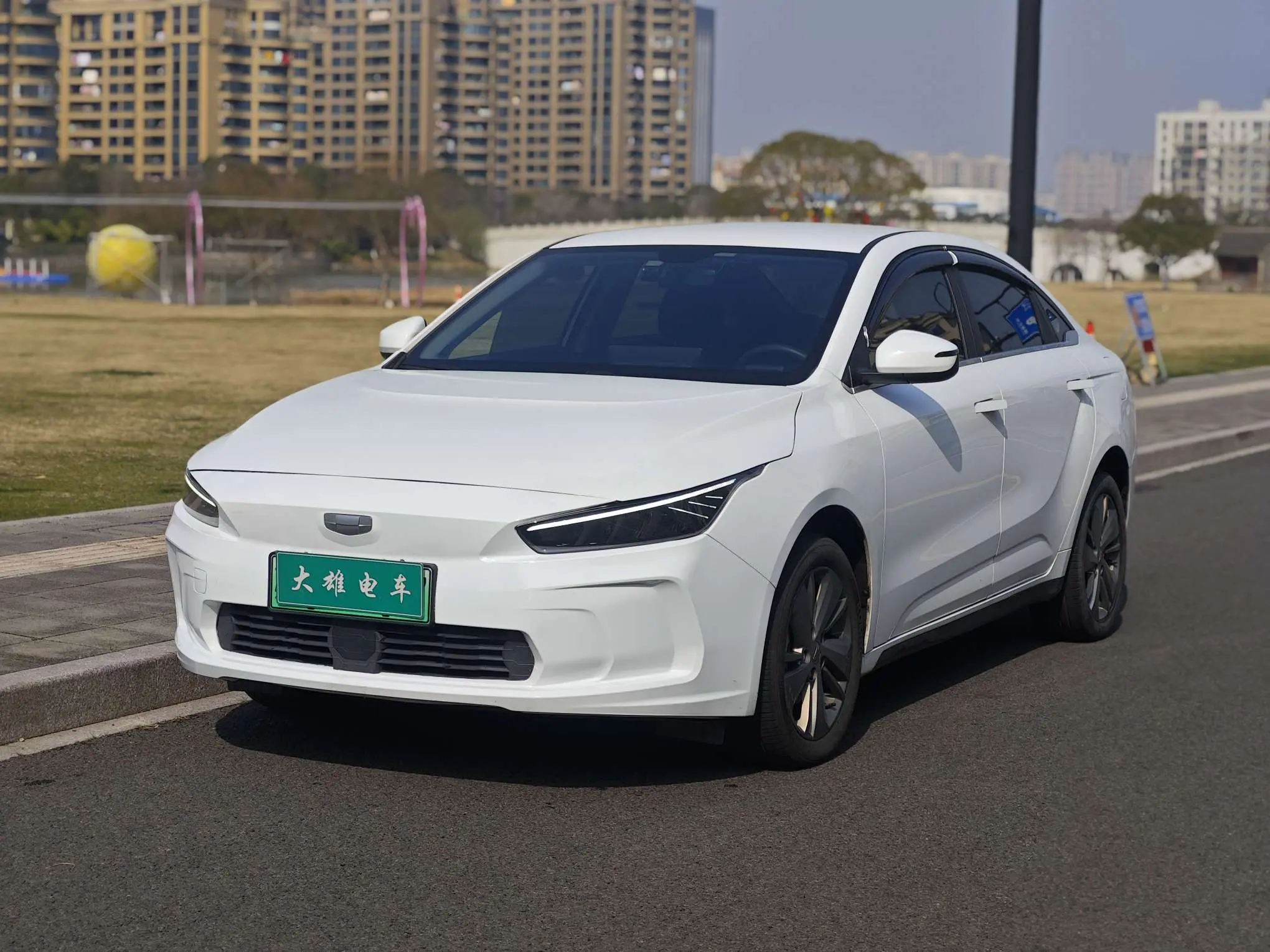 Geely Geometry A  из Китая