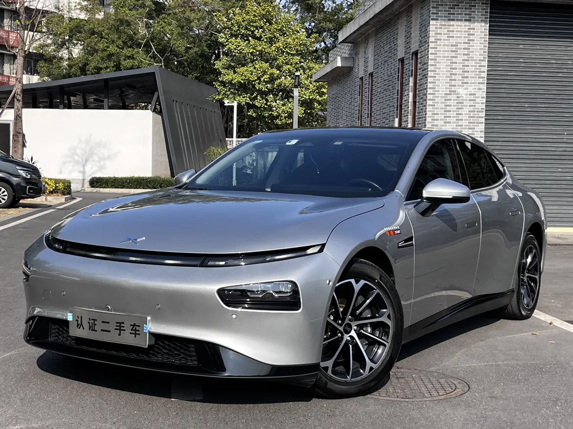 Xpeng P7  из Китая