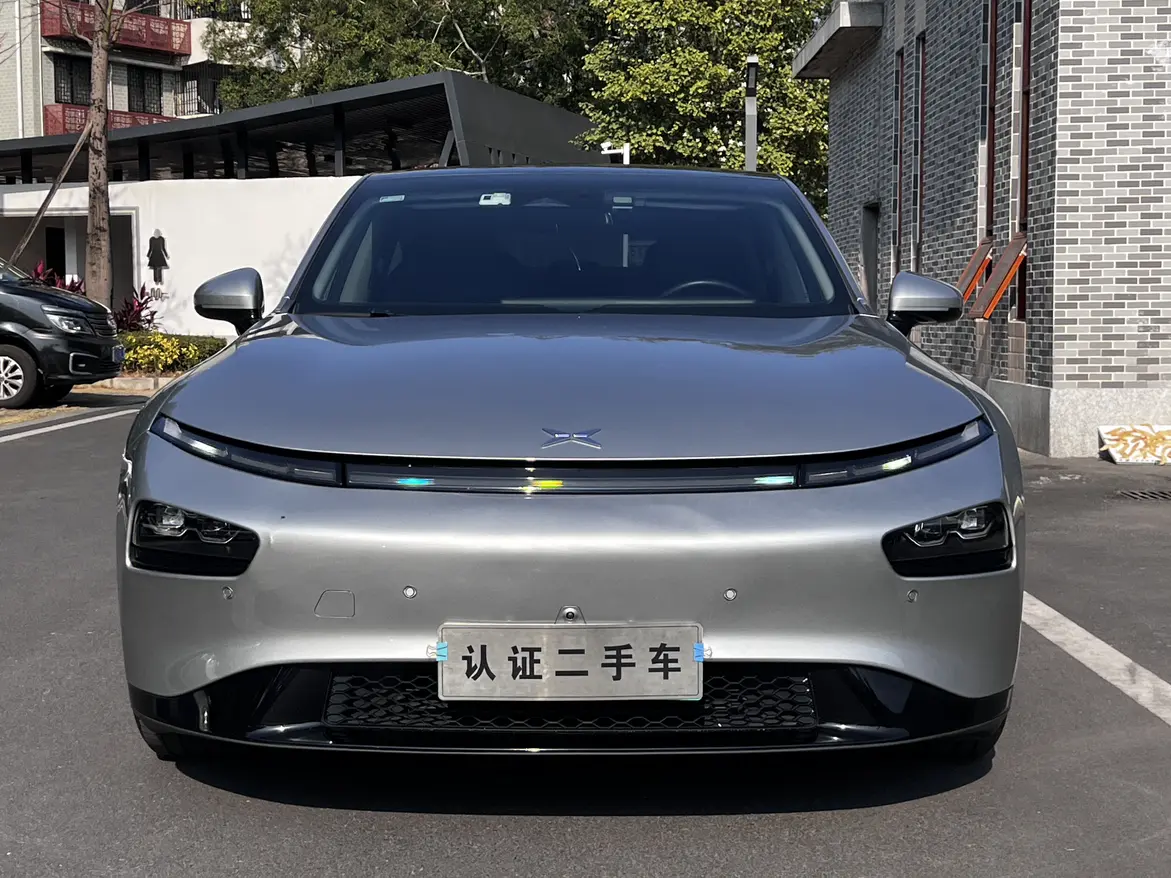 Xpeng P7  из Китая