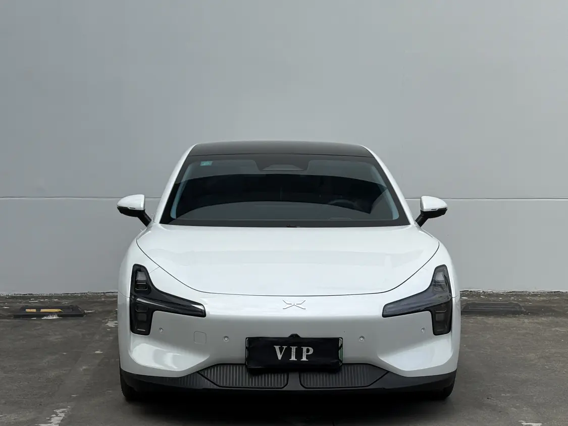 Xpeng Xiaopeng MONA M03  из Китая