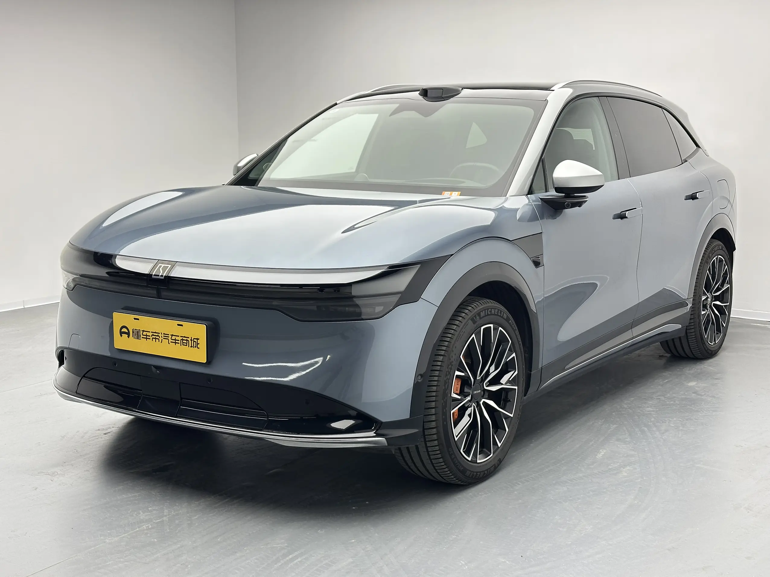 ZEEKR 7X  из Китая